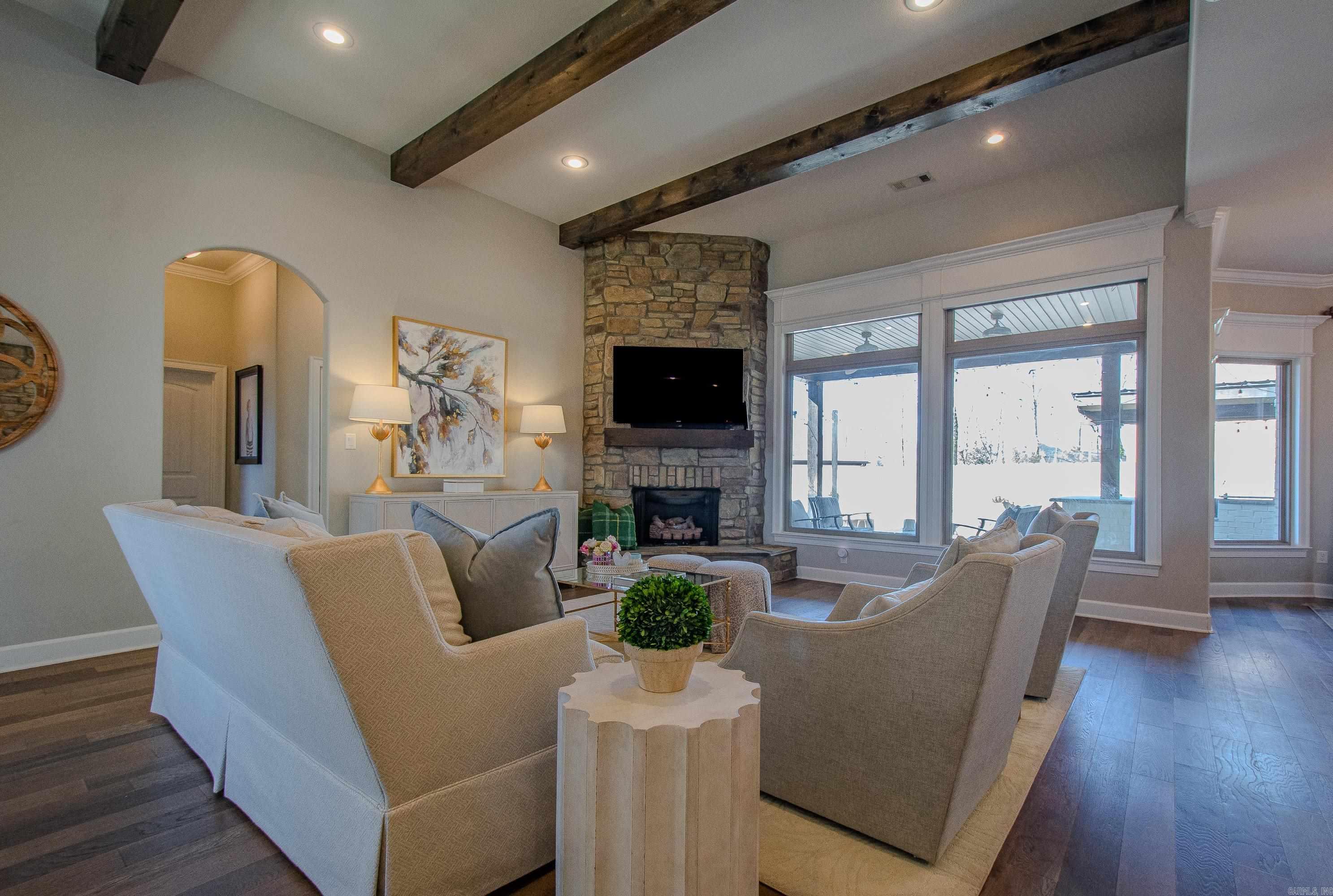 NORTH SHORE @ HURRICANE LAKE EST - Residential