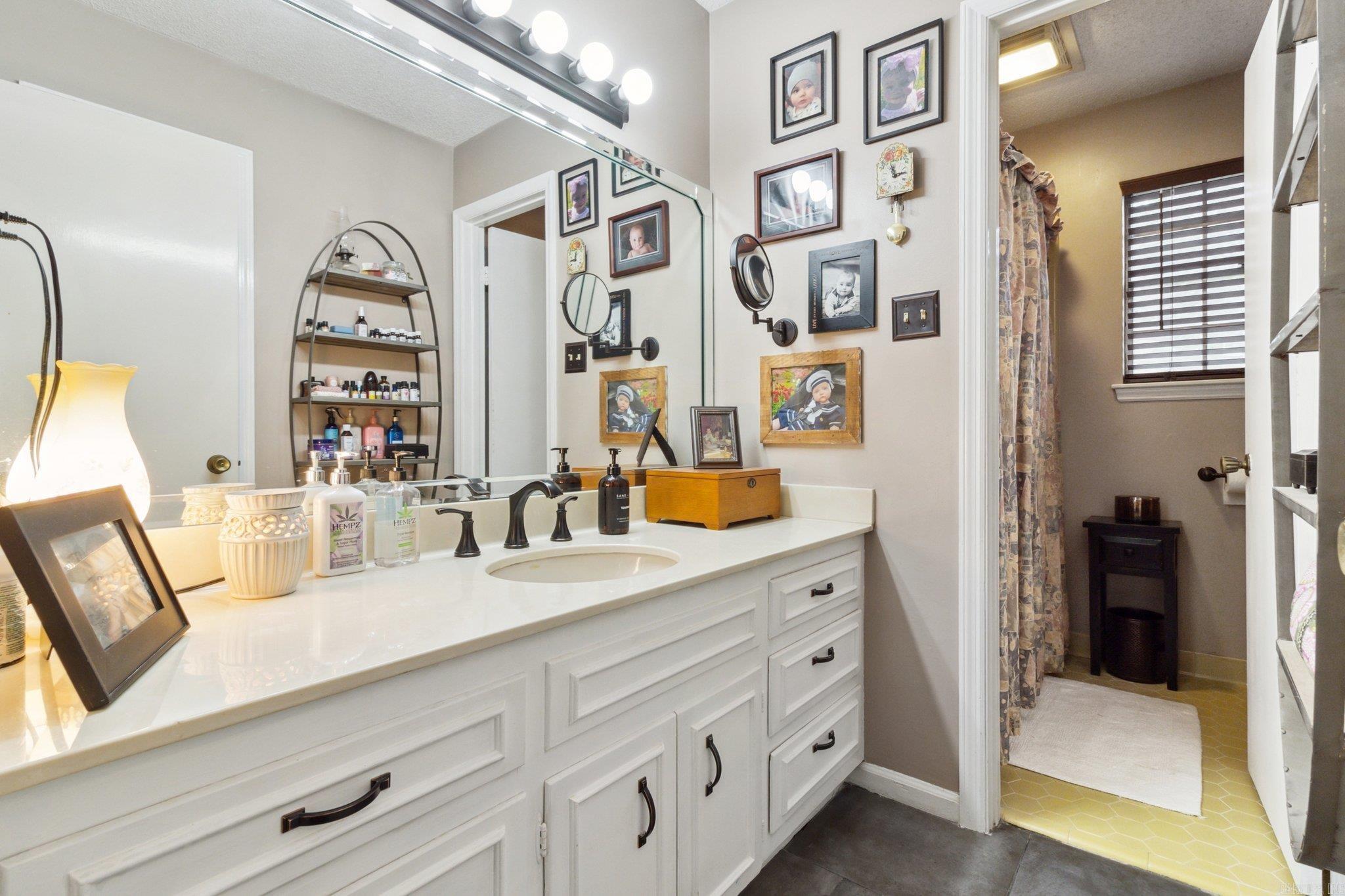 WALNUT VALLEY - Residential