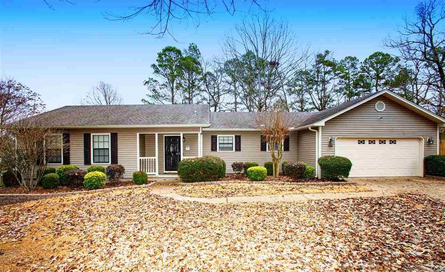 3 bedroom, 2 bathroom home in West Little Rock with great curb appeal.
