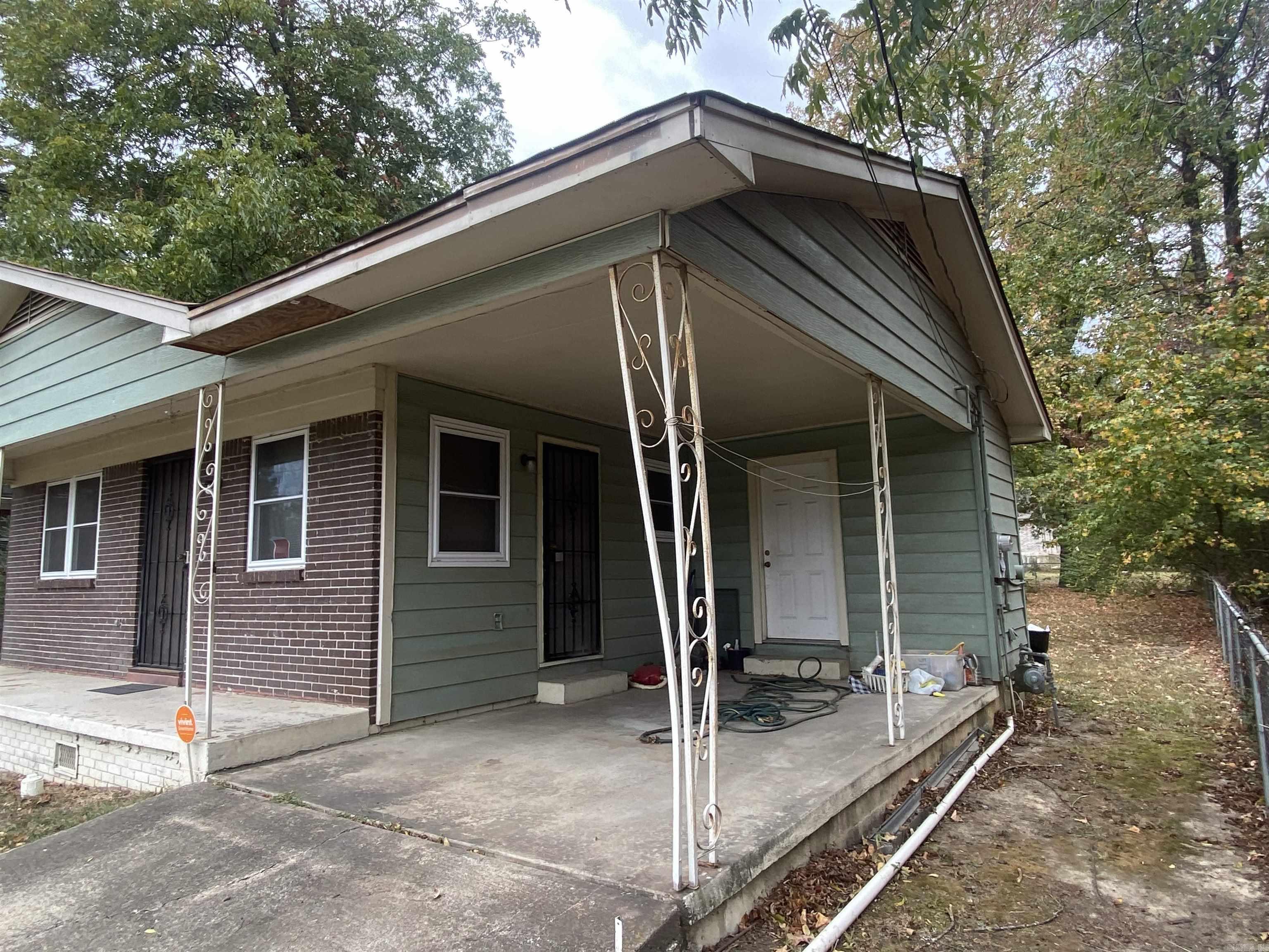 BARROW JOHN - Residential