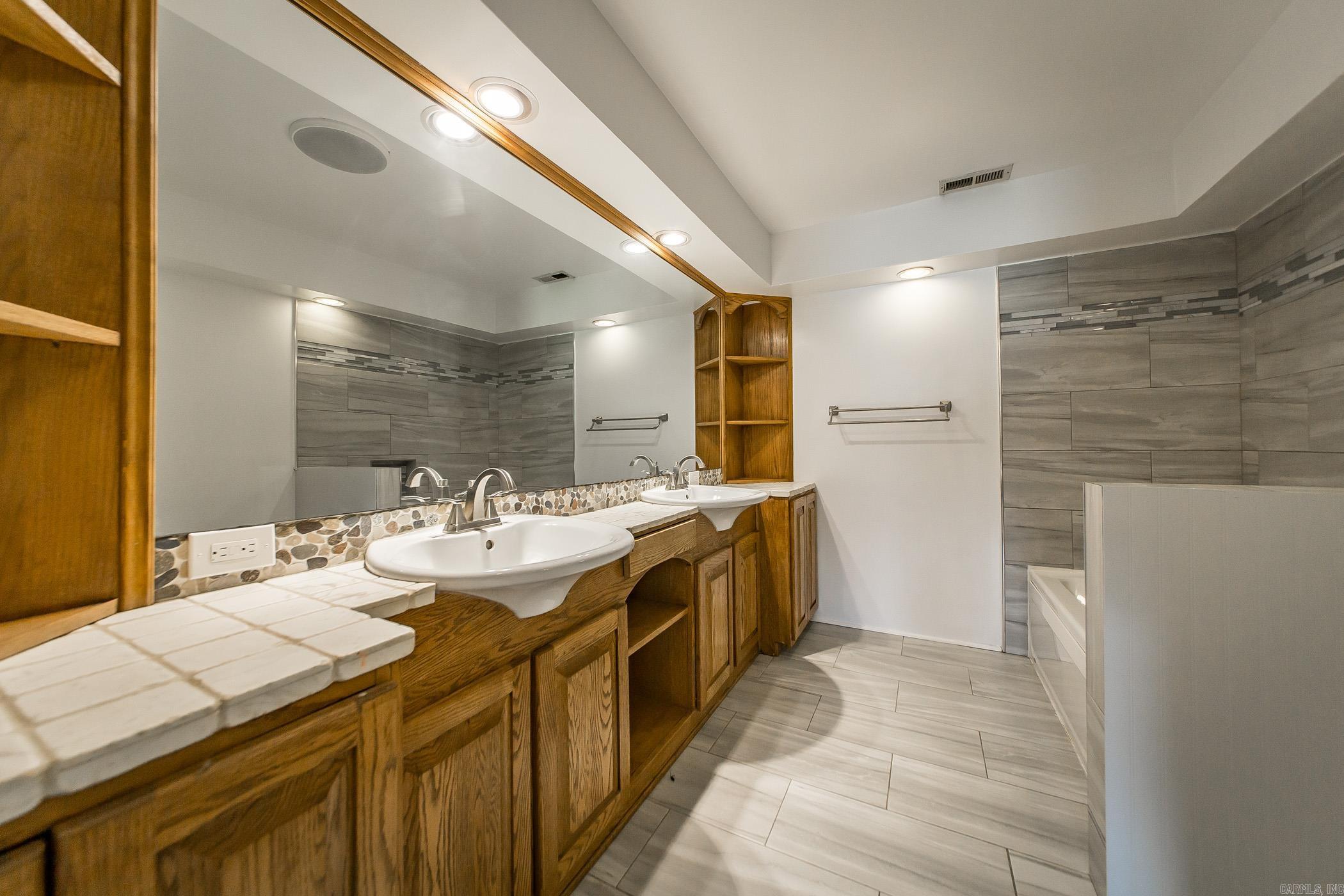 BROWNSVILLE - Residential
