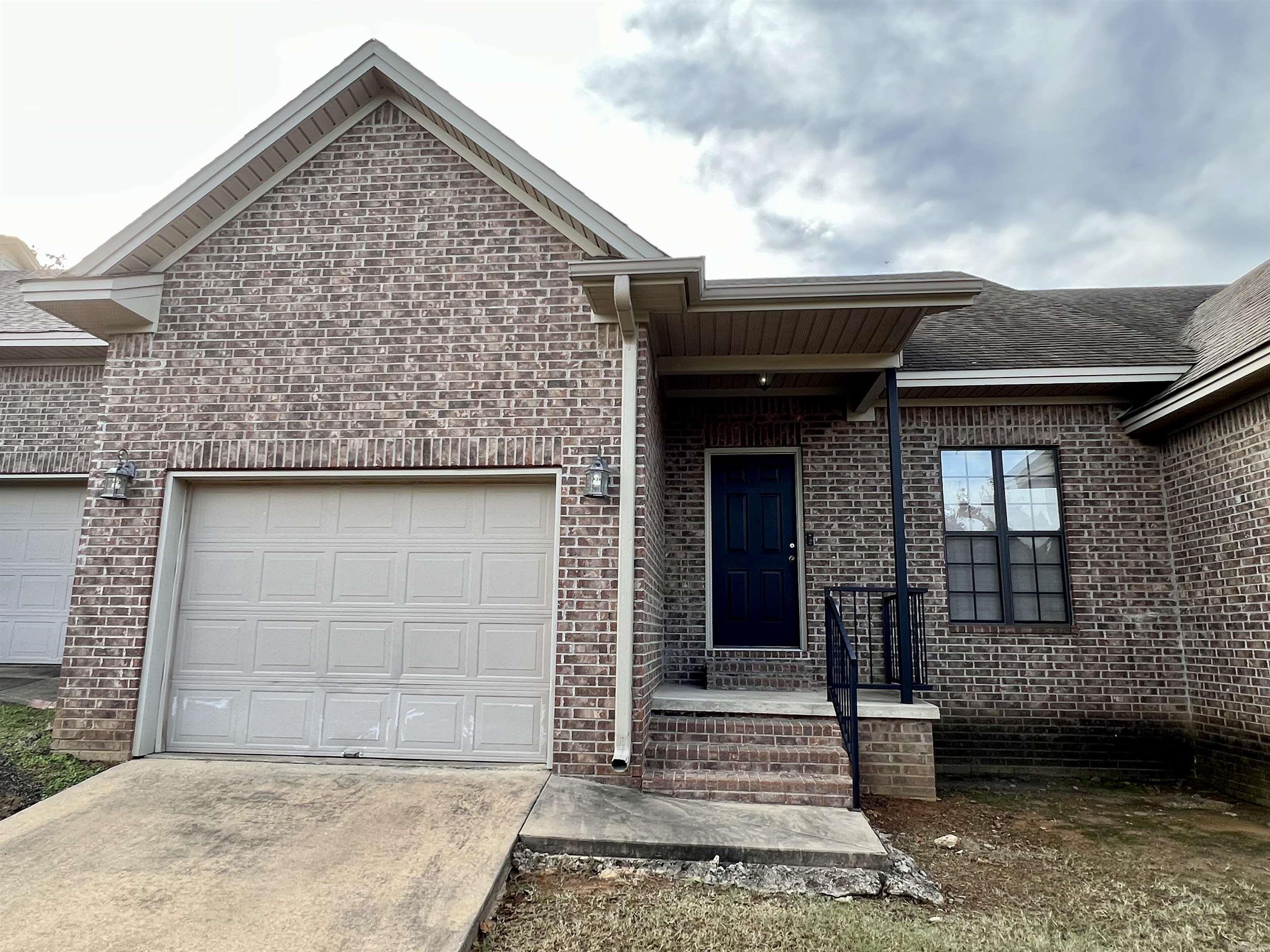 BELVEDERE COURT - Residential