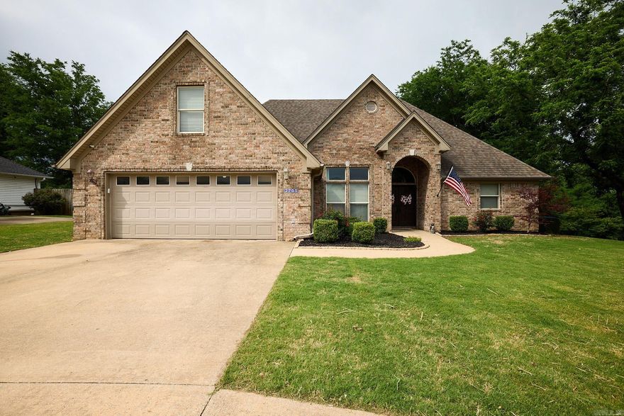 Welcome to 2705 Durango in Benton! This 3 bedroom, 2 bath home with a bonus room offers a spacious layout with high ceilings and crown molding throughout. The kitchen features granite countertops, a farmhouse sink, new gas range, and new dishwasher—perfect for everyday living and entertaining. The primary suite is a true retreat with a walk-in shower, separate jacuzzi tub, and walk-in closet. Cozy up by the gas log fireplace or step outside to enjoy the patio and fully fenced backyard. Major updates include a newer roof (2019), giving you peace of mind. Conveniently located near shopping, dining, and schools—this home is move-in ready and a must-see!