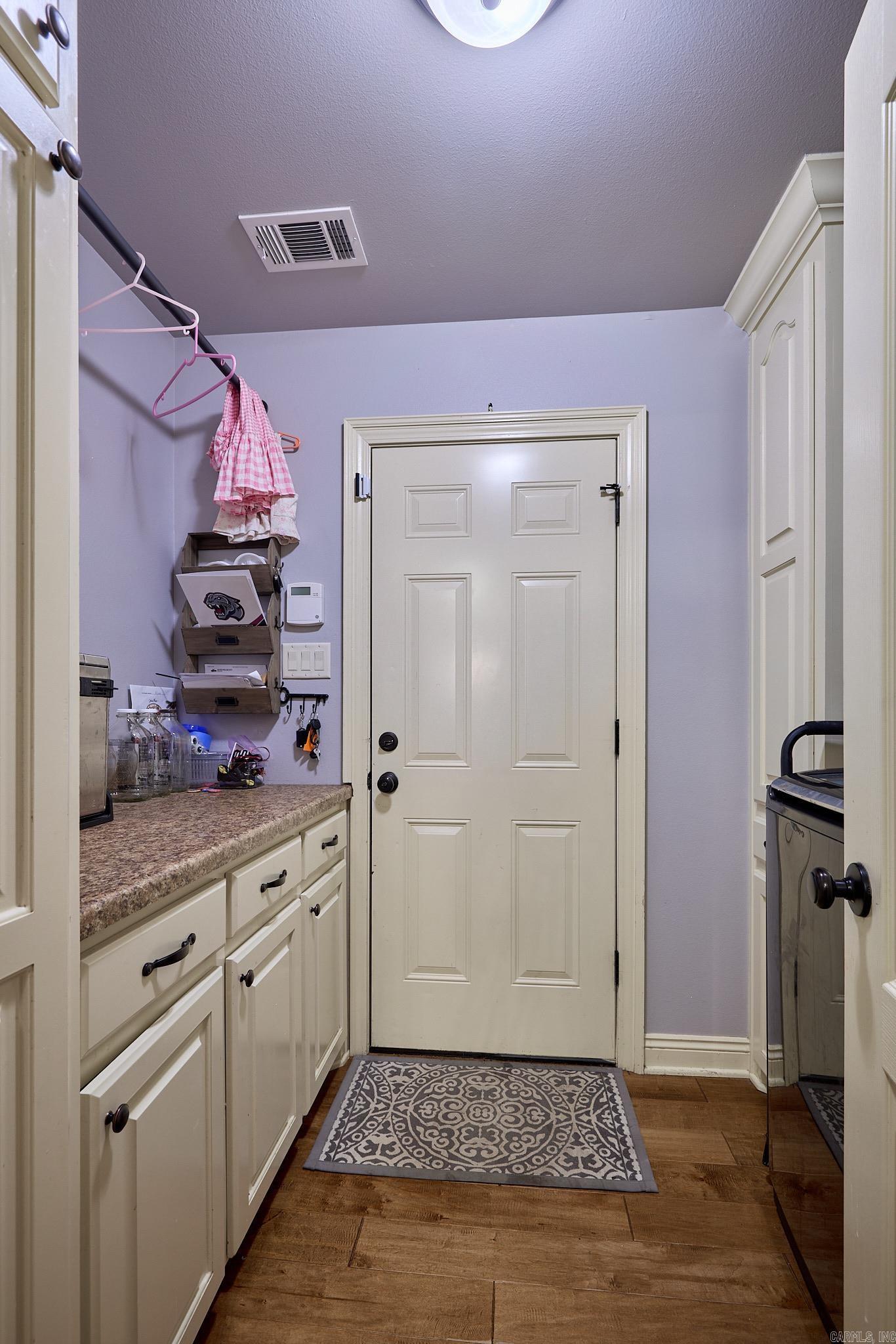 COLDWATER CREEK - Residential