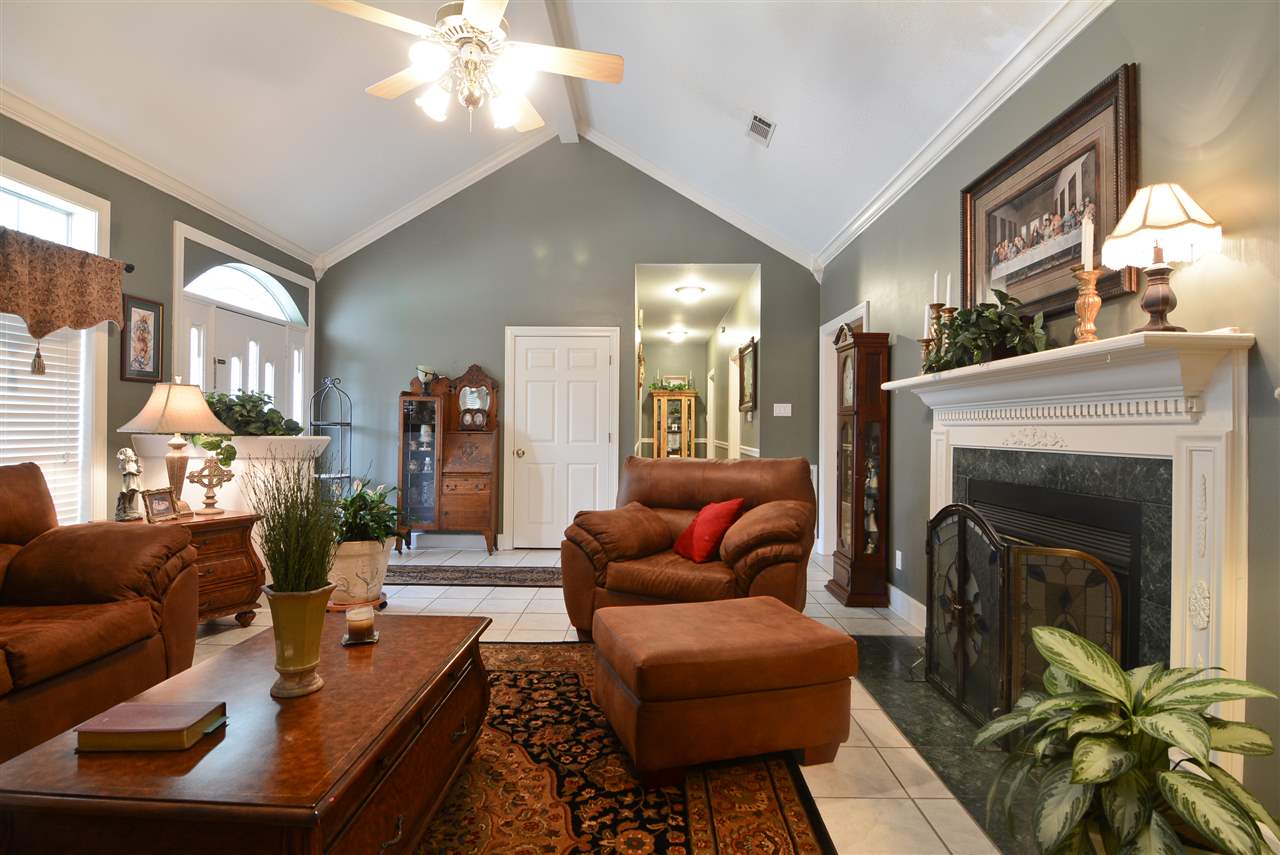 STONEWALL - Residential