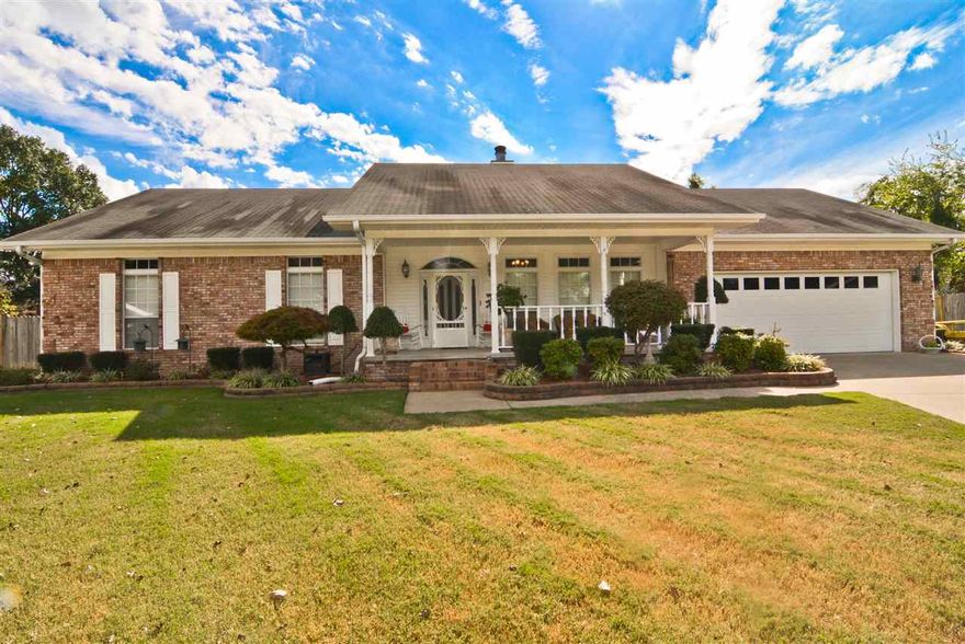 Pristine 3BR 3BA home in the great Stonewall Subdivision. This beauty offers a great country setting in the city limits. This one owner, well maintained brick home has great family space in the Great room, a large eat in kitchen with lots of cabinets, and a Sun room or Den. If Entertaining is on the menu, this backyard is Perfect!! Nice size storage building (actually has 2), a fabulous deck, and a double gate for easy access. This one will not last long Call TODAY!! sqft approx please measure.