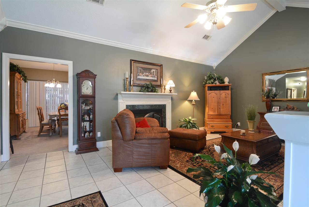 STONEWALL - Residential