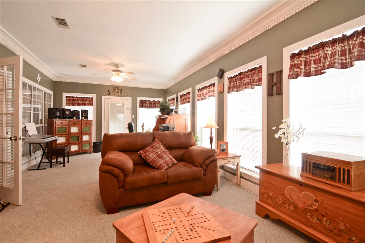 STONEWALL - Residential