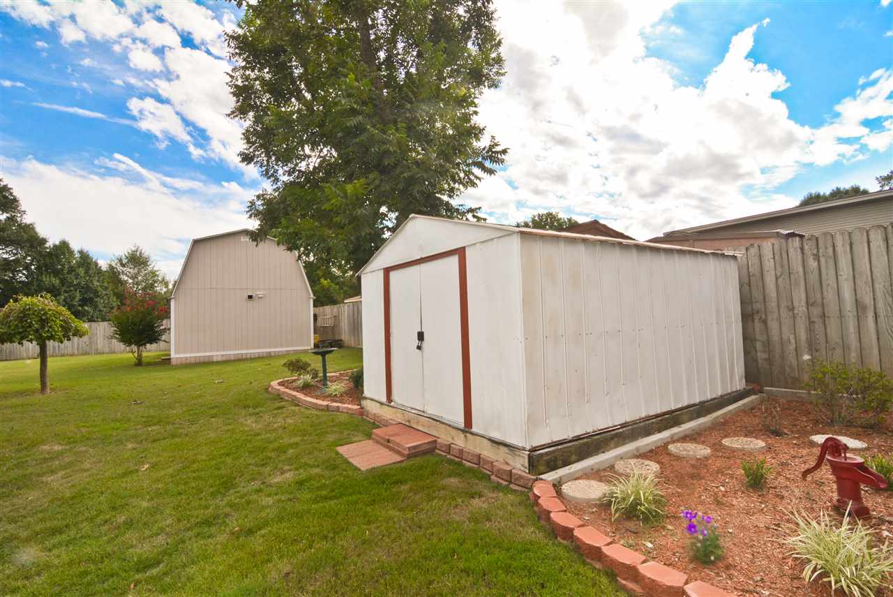 STONEWALL - Residential