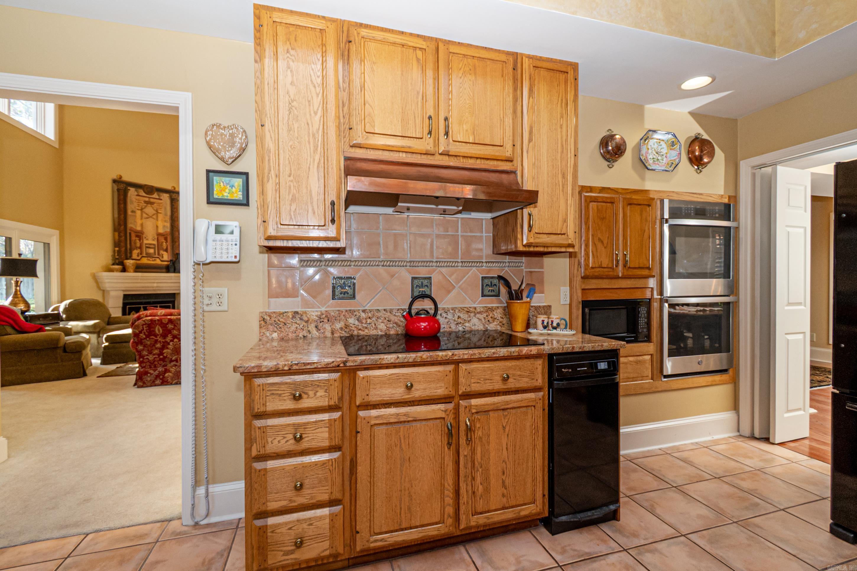 THOMPSON HEIGHTS 6TH S-D - Residential