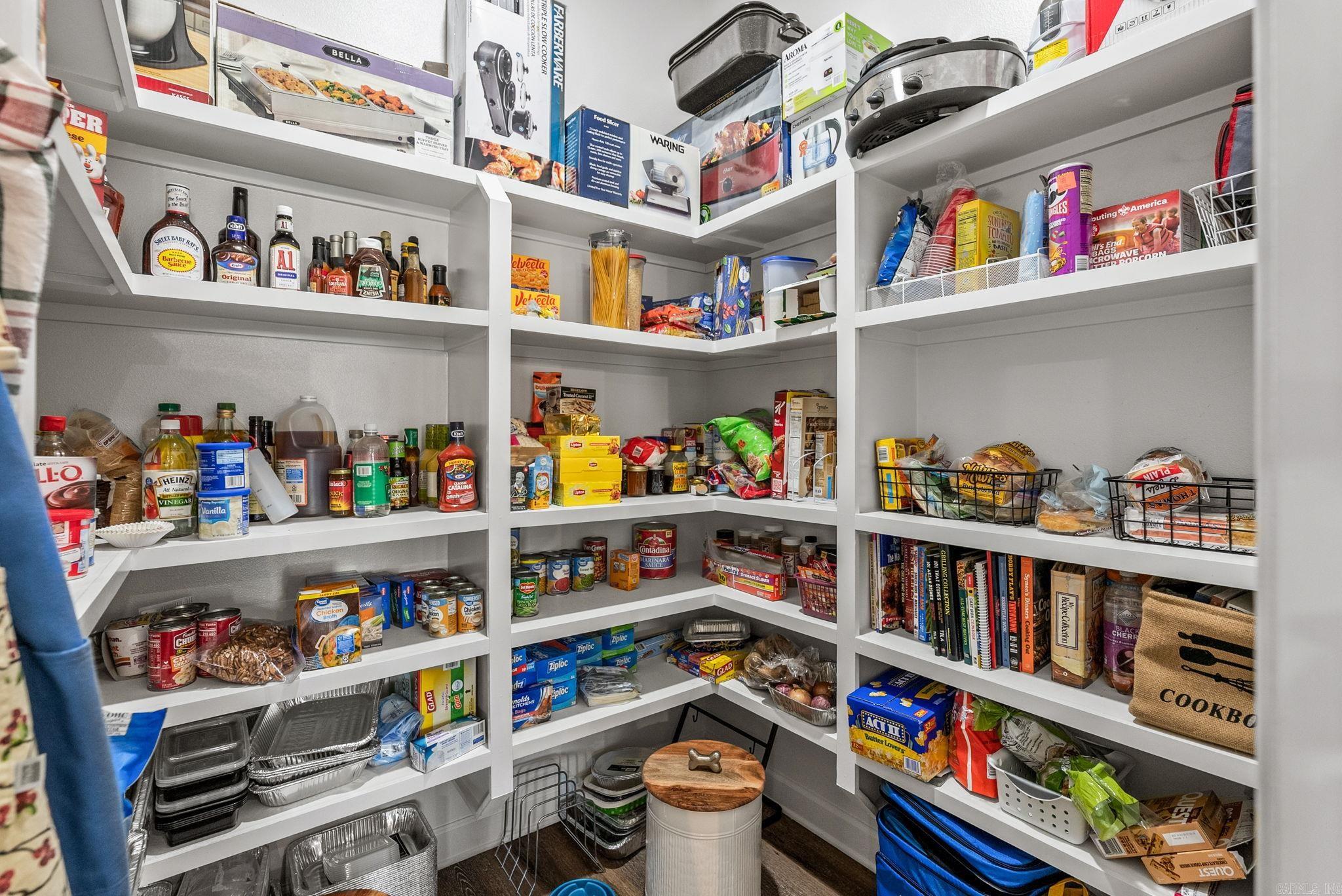 COUNTRY CLUB OF AR THE PH XXIV-C - Residential