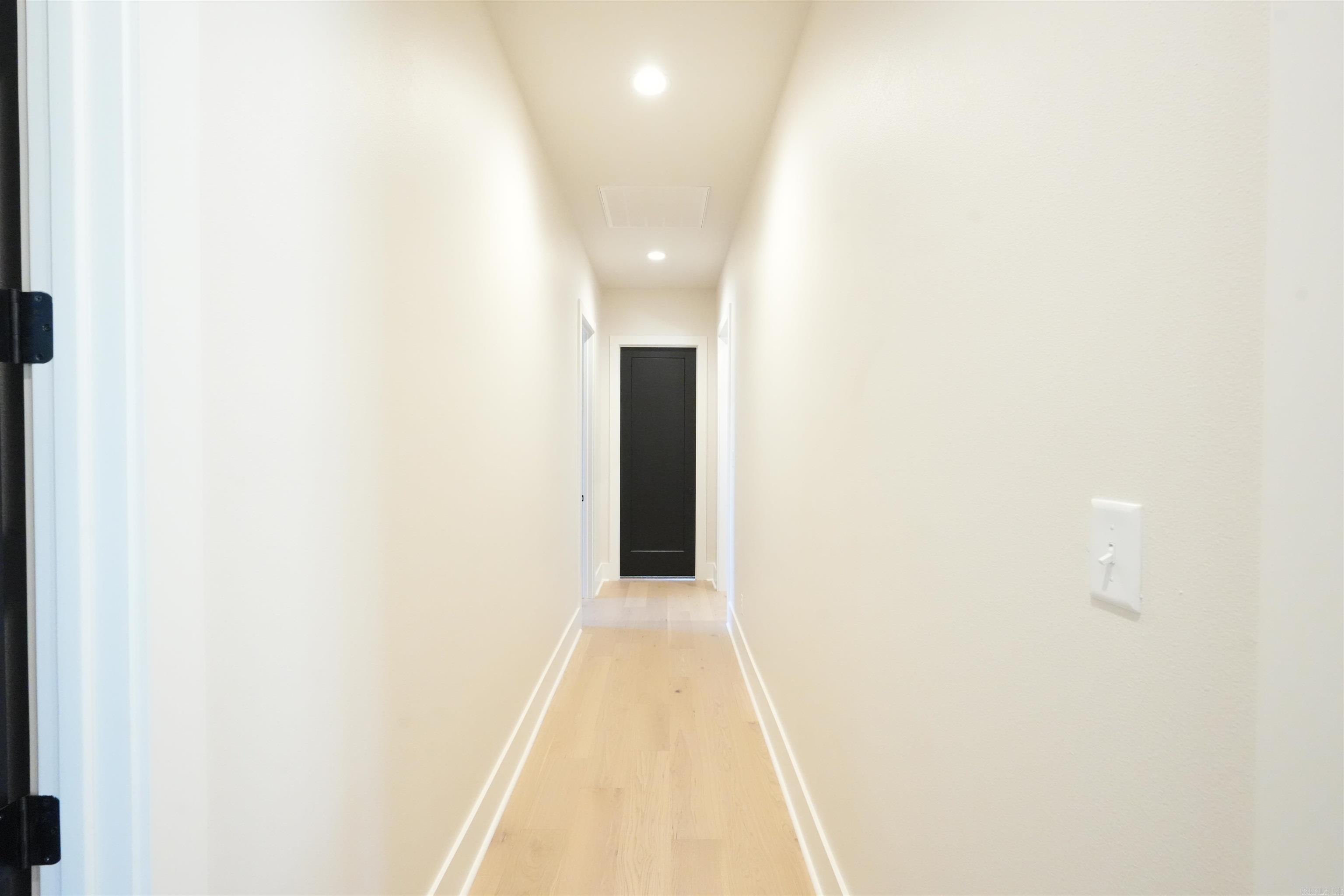 AVILLA MANOR - Residential