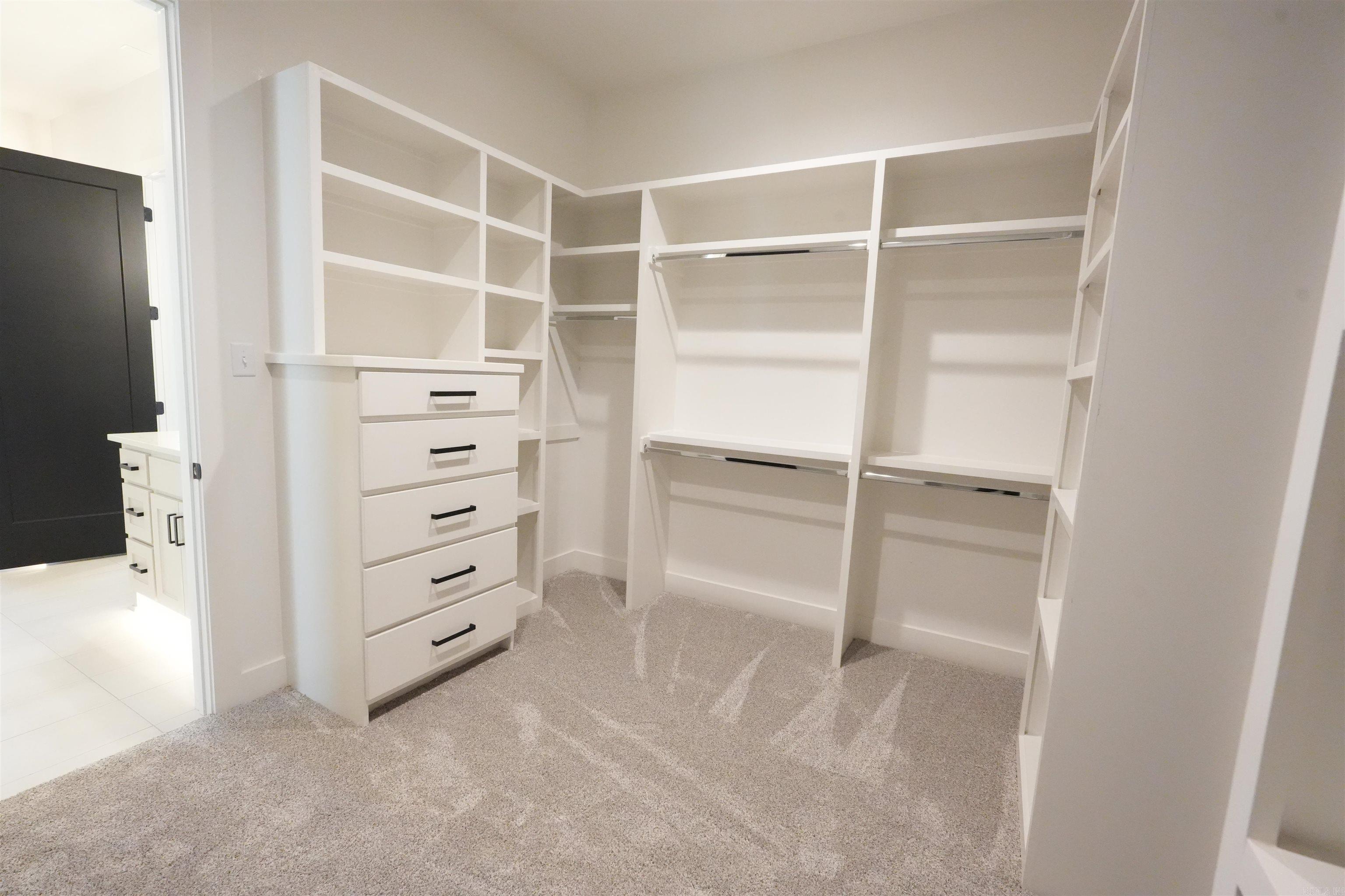 AVILLA MANOR - Residential