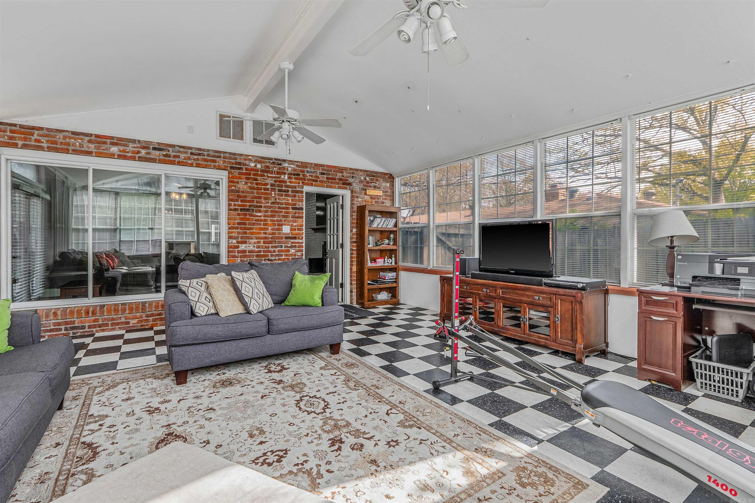 INDIAN HILLS - Residential