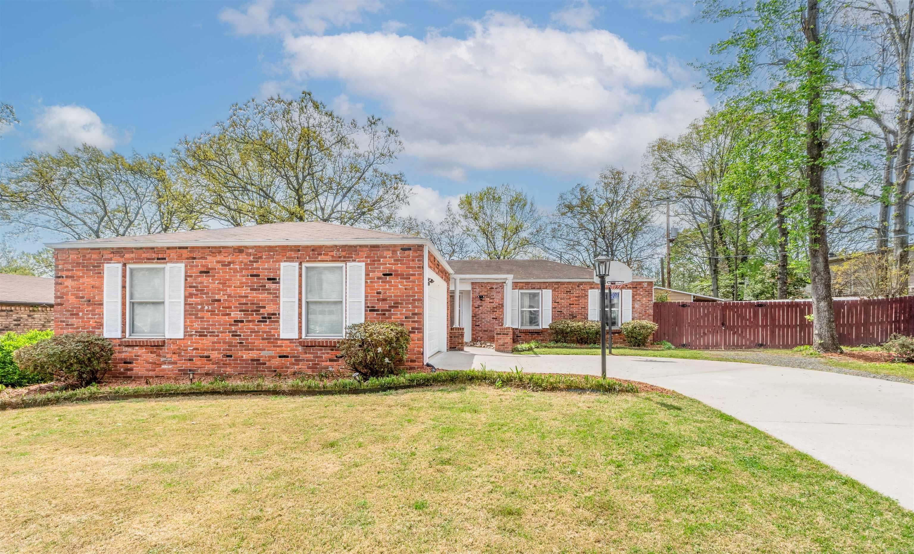 INDIAN HILLS - Residential