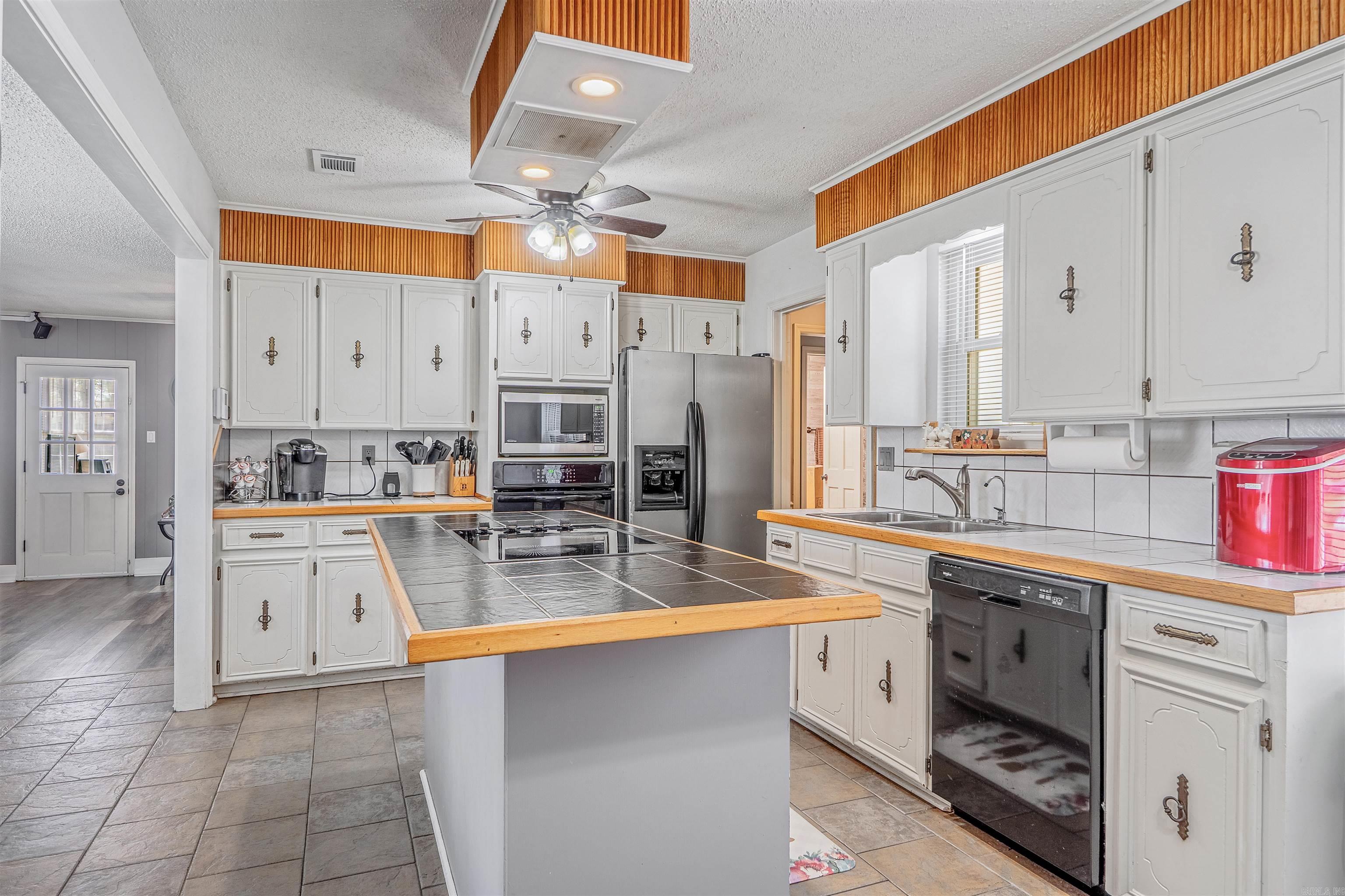 INDIAN HILLS - Residential