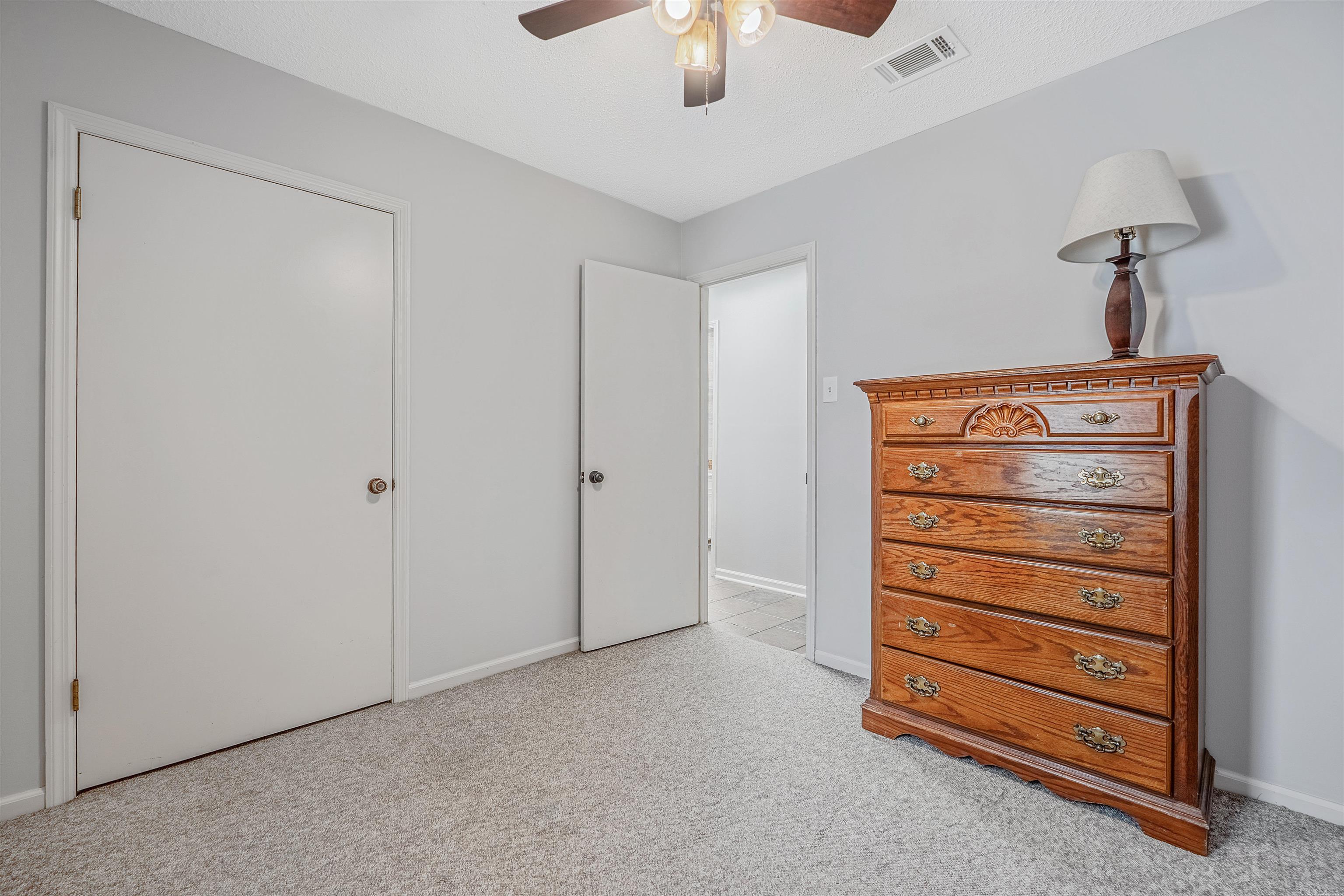 INDIAN HILLS - Residential