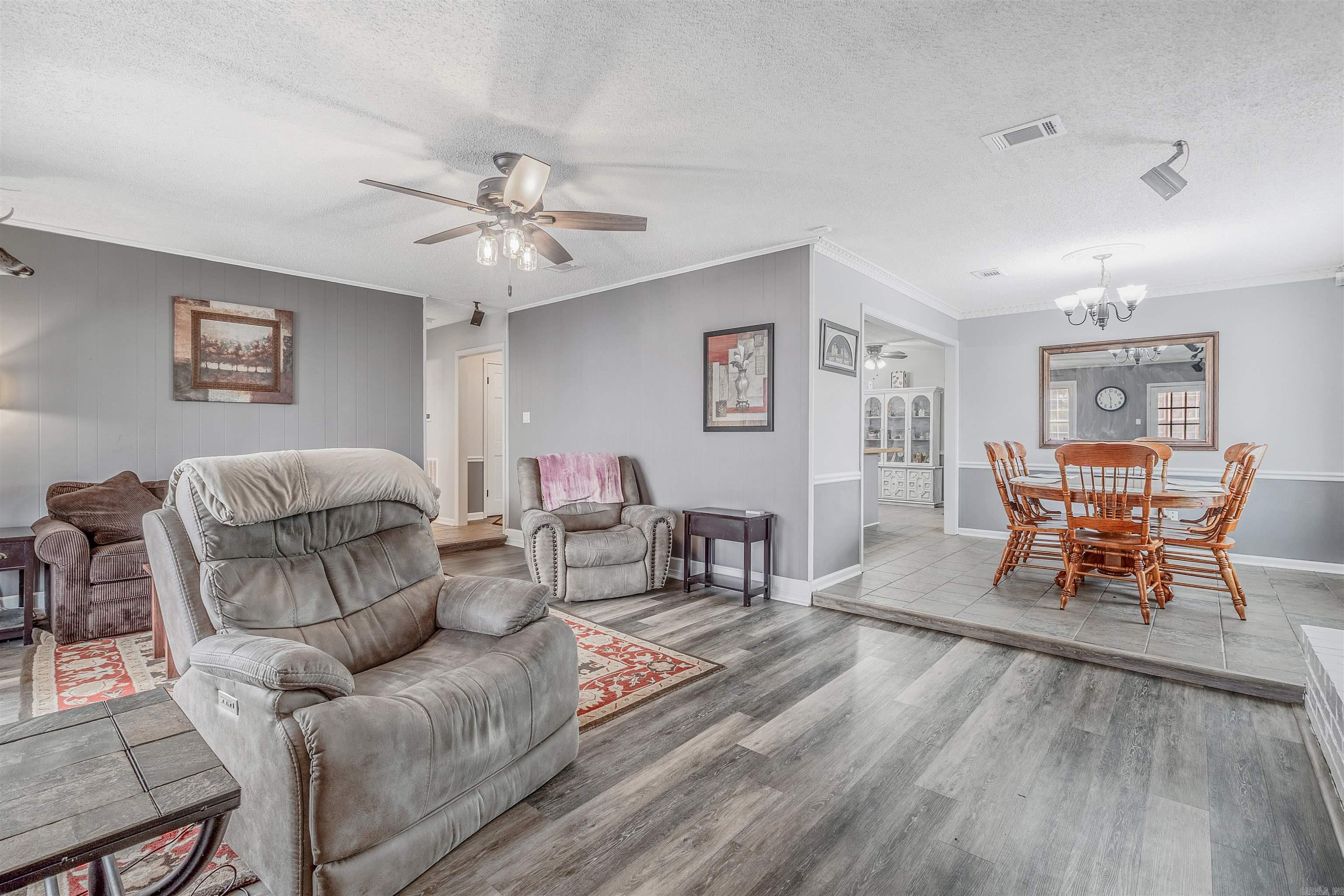 INDIAN HILLS - Residential