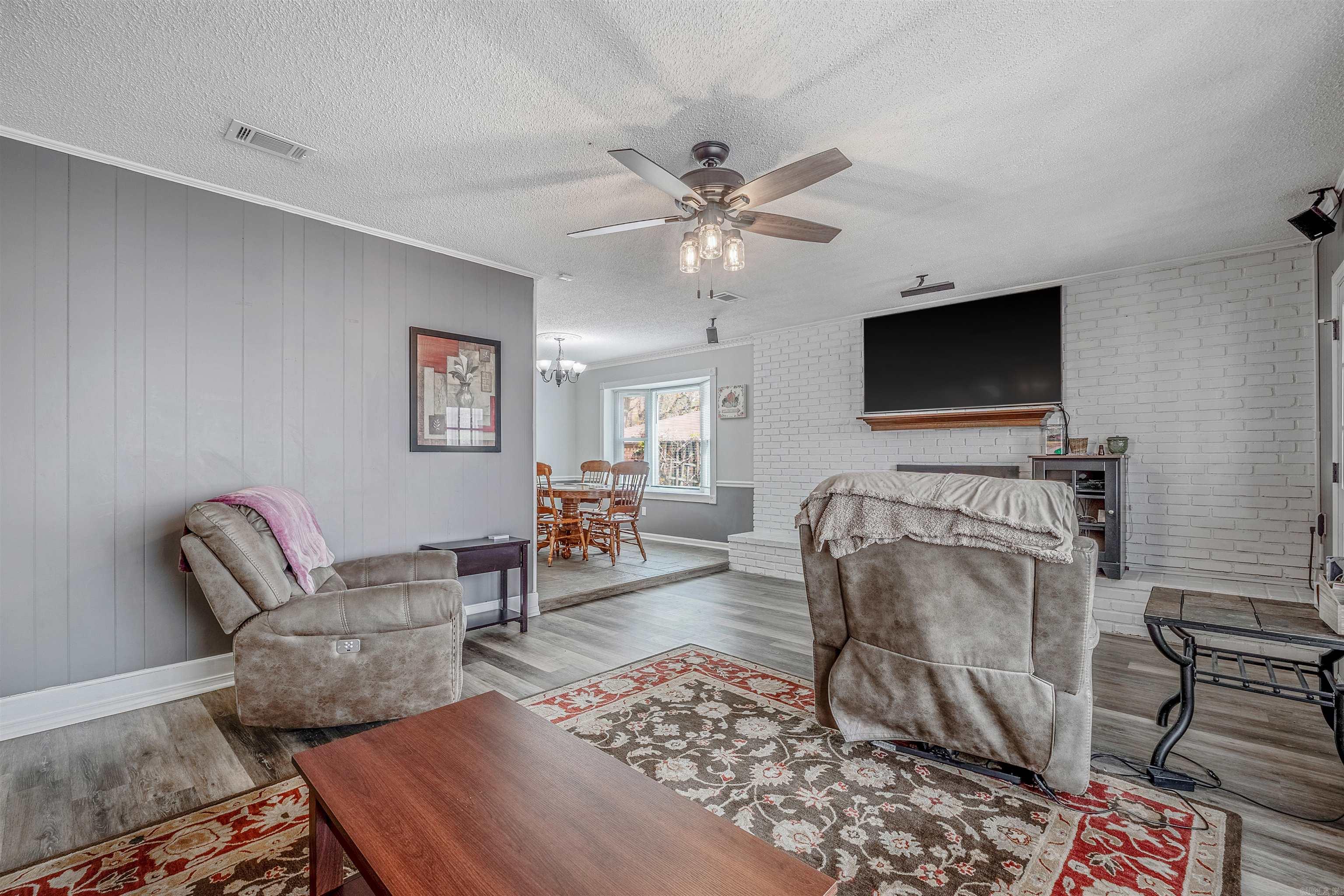 INDIAN HILLS - Residential