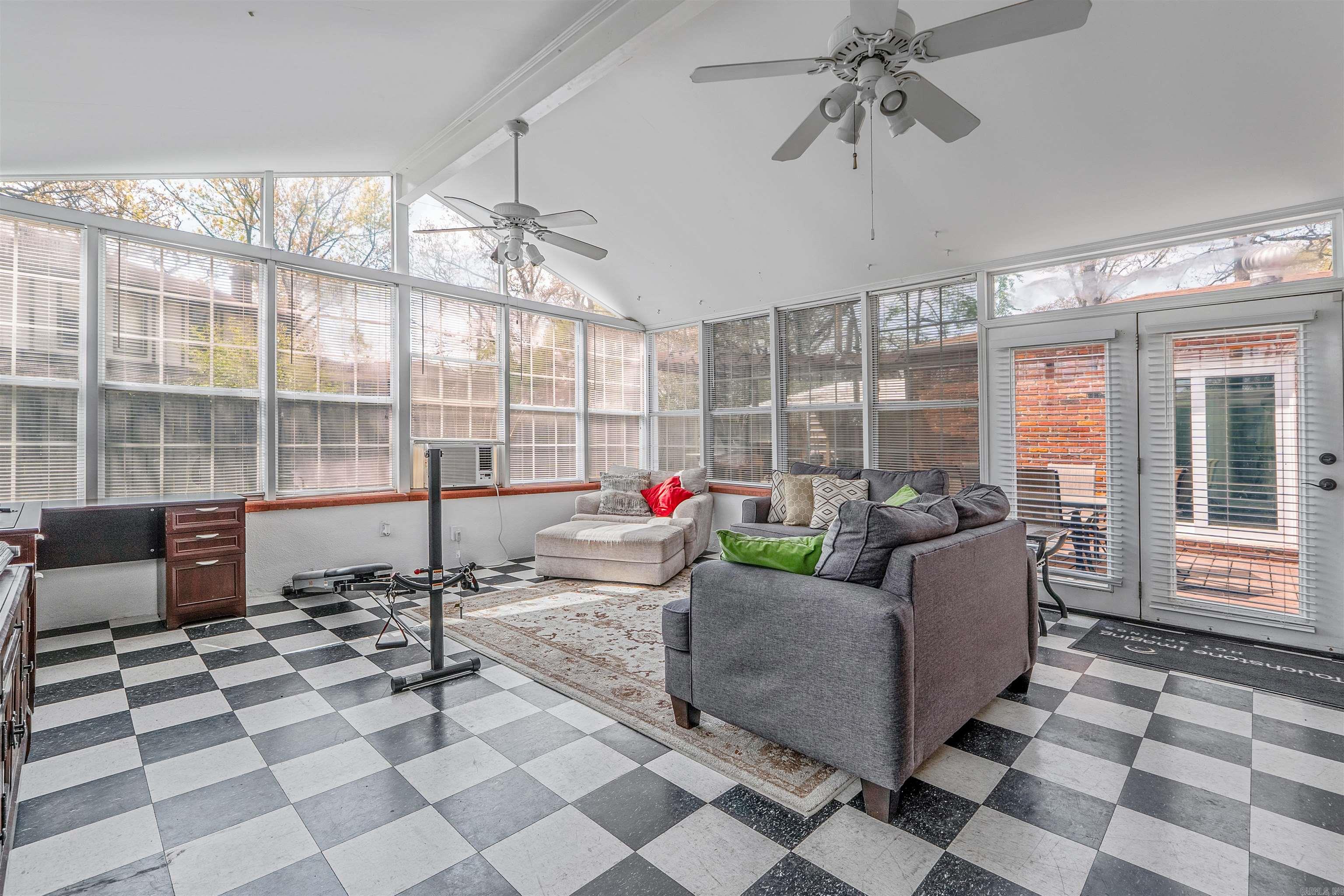 INDIAN HILLS - Residential