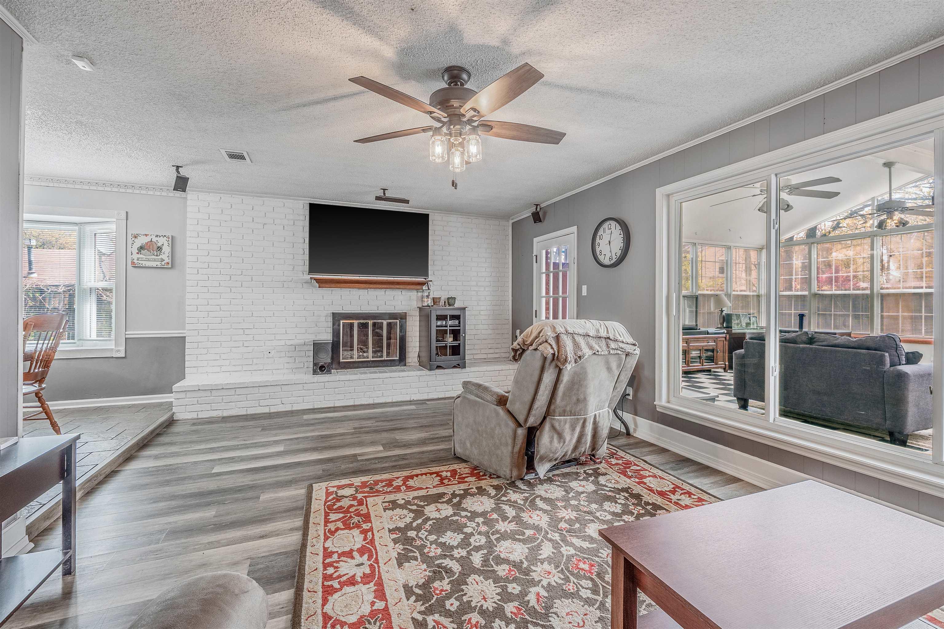 INDIAN HILLS - Residential