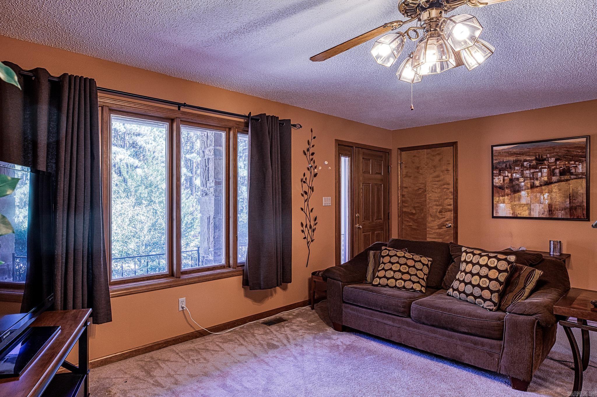 Mandarina - Residential