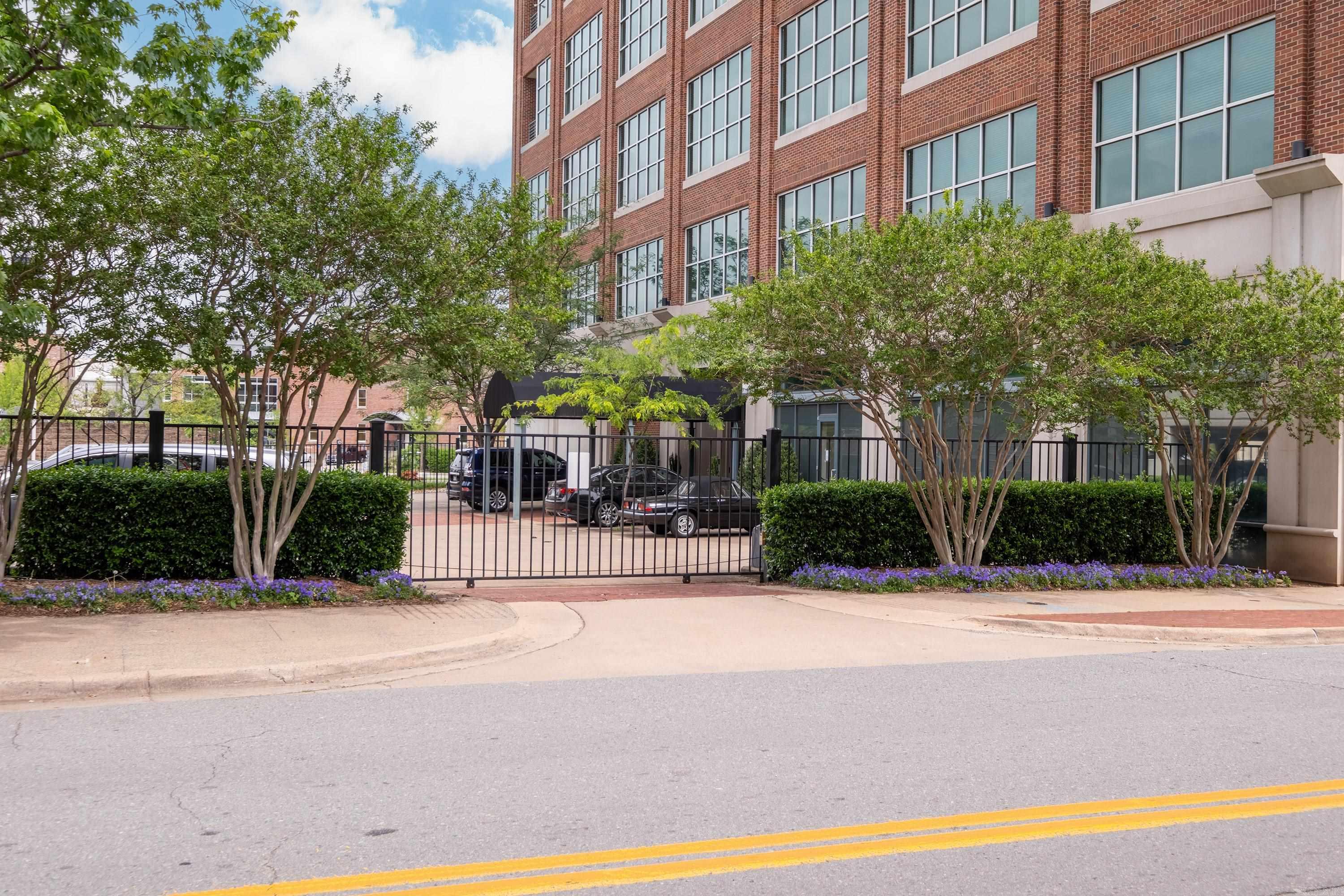 ARK CAPITOL COMMERCE CTR HPR - Residential