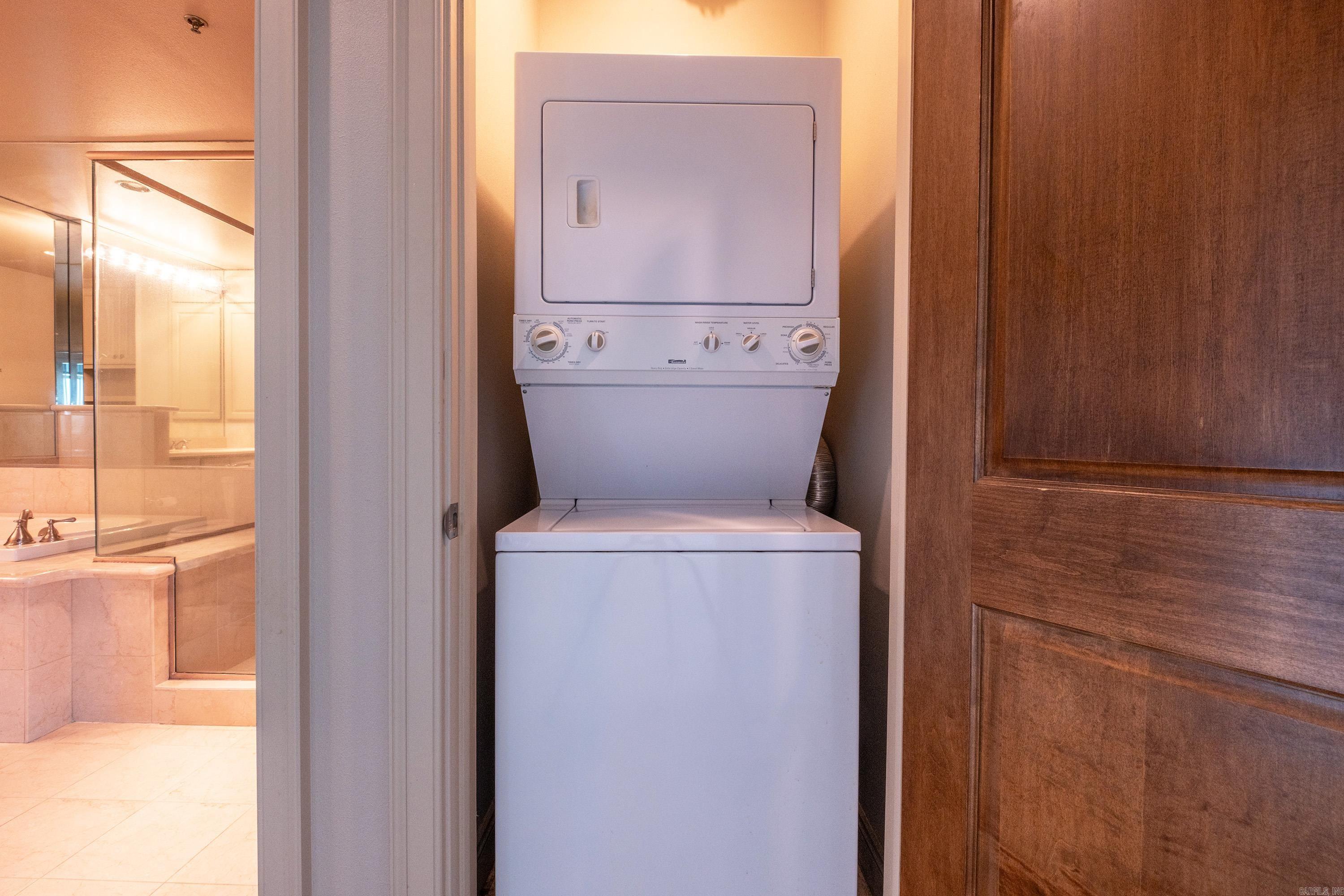 ARK CAPITOL COMMERCE CTR HPR - Residential