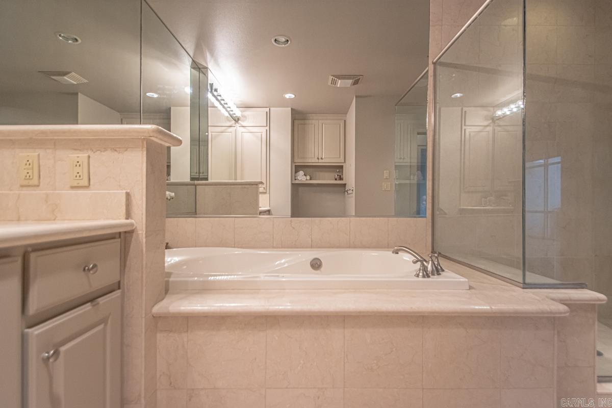 ARK CAPITOL COMMERCE CTR HPR - Residential