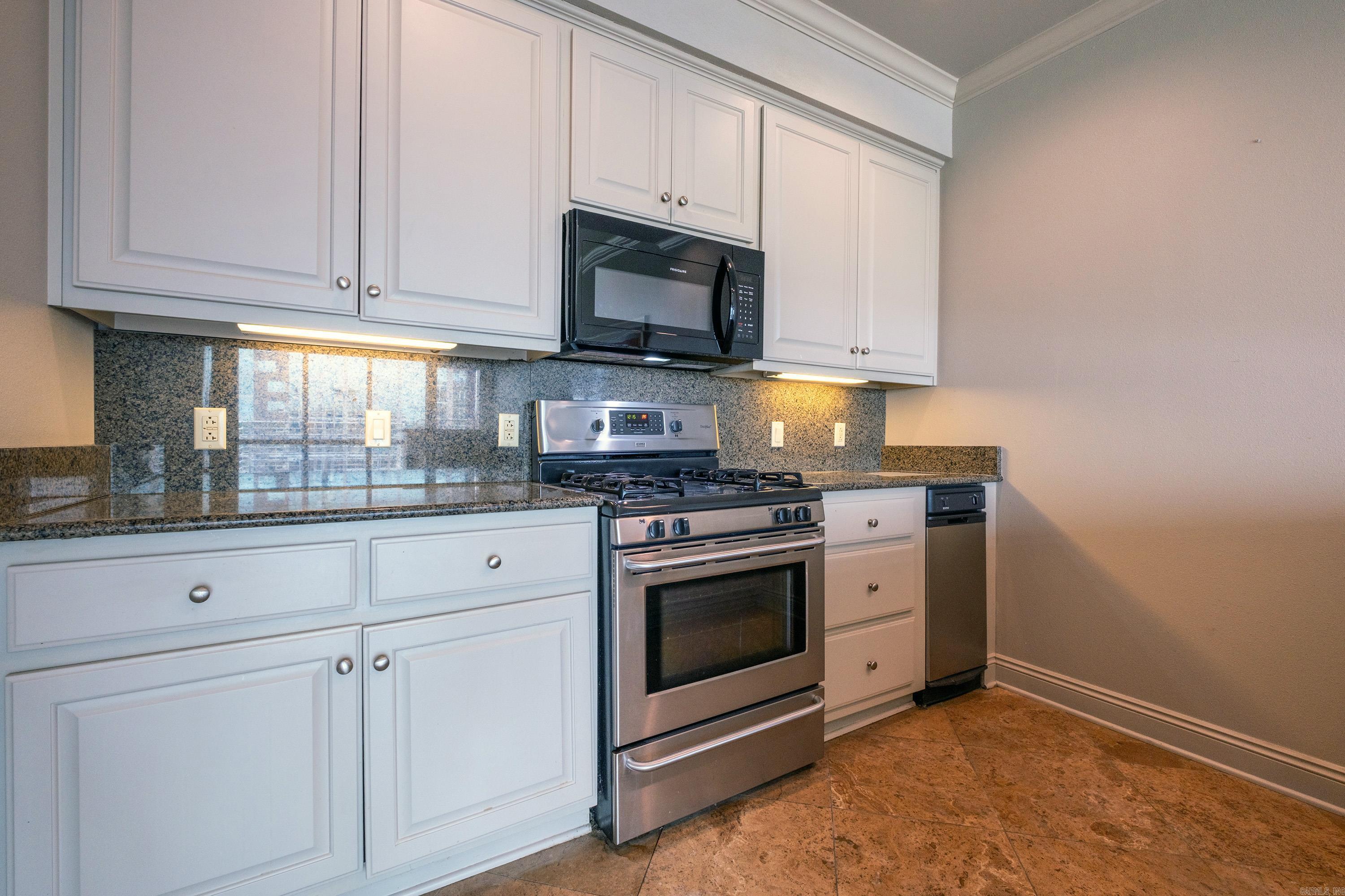 ARK CAPITOL COMMERCE CTR HPR - Residential