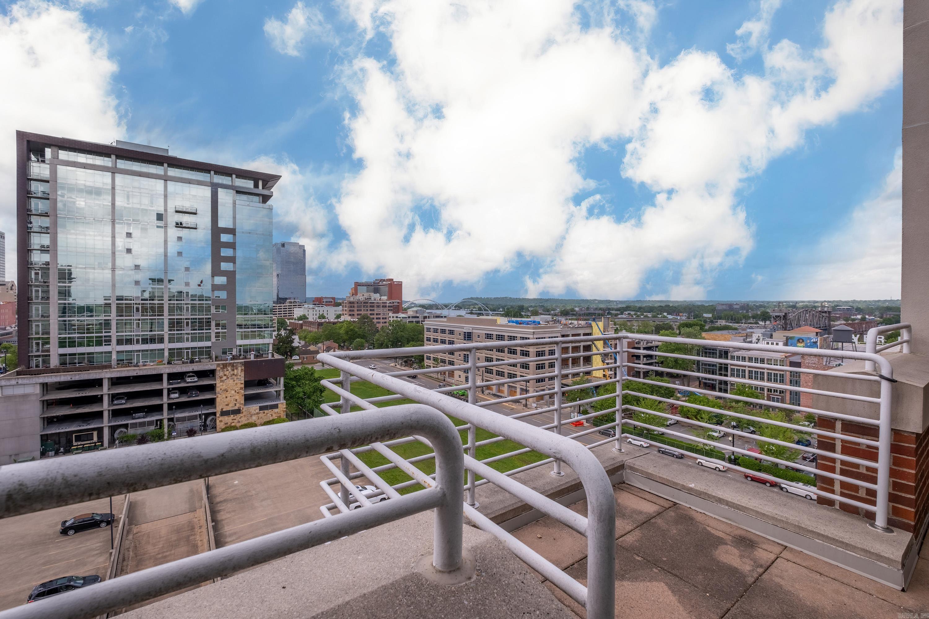 ARK CAPITOL COMMERCE CTR HPR - Residential