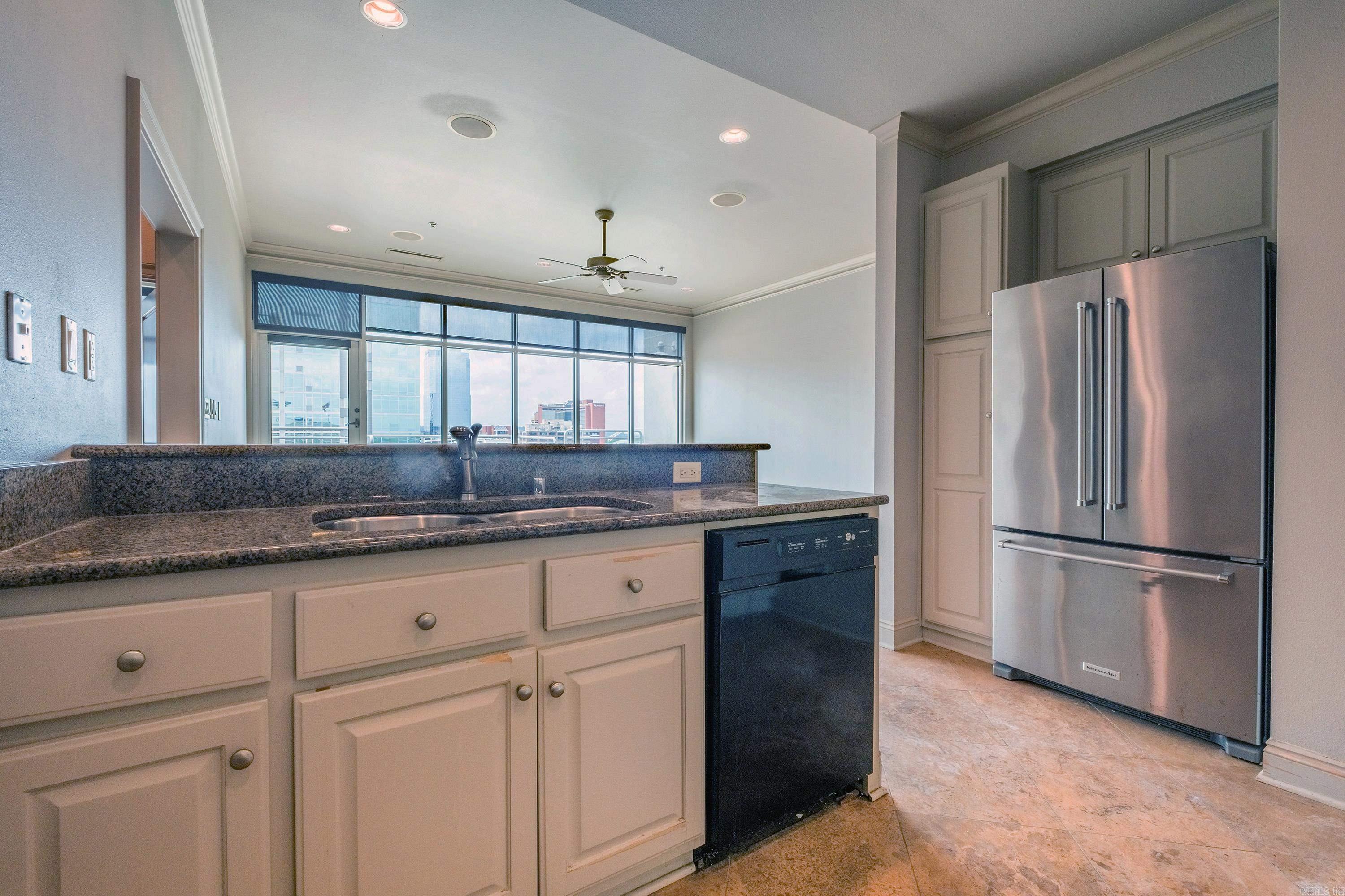 ARK CAPITOL COMMERCE CTR HPR - Residential