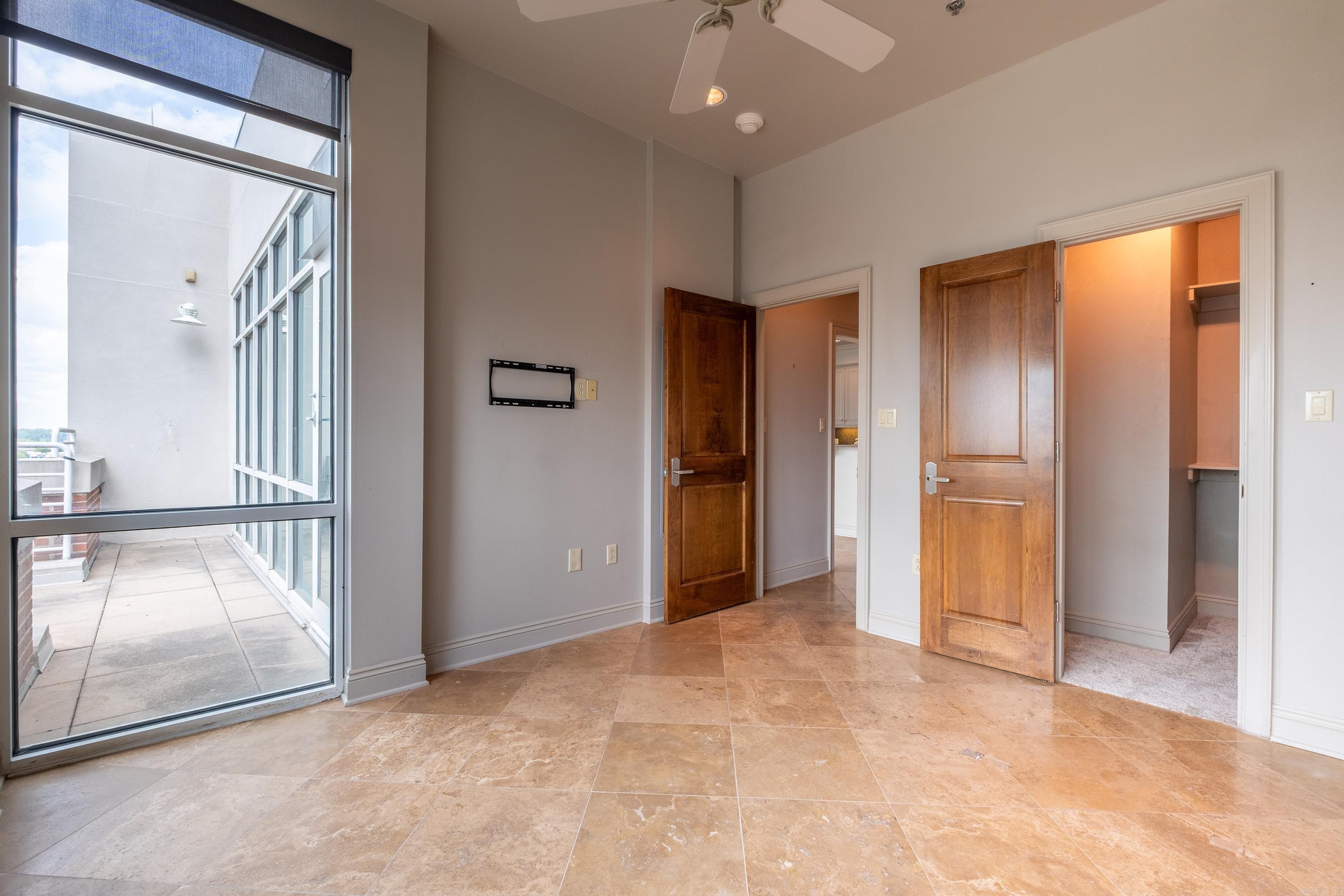 ARK CAPITOL COMMERCE CTR HPR - Residential