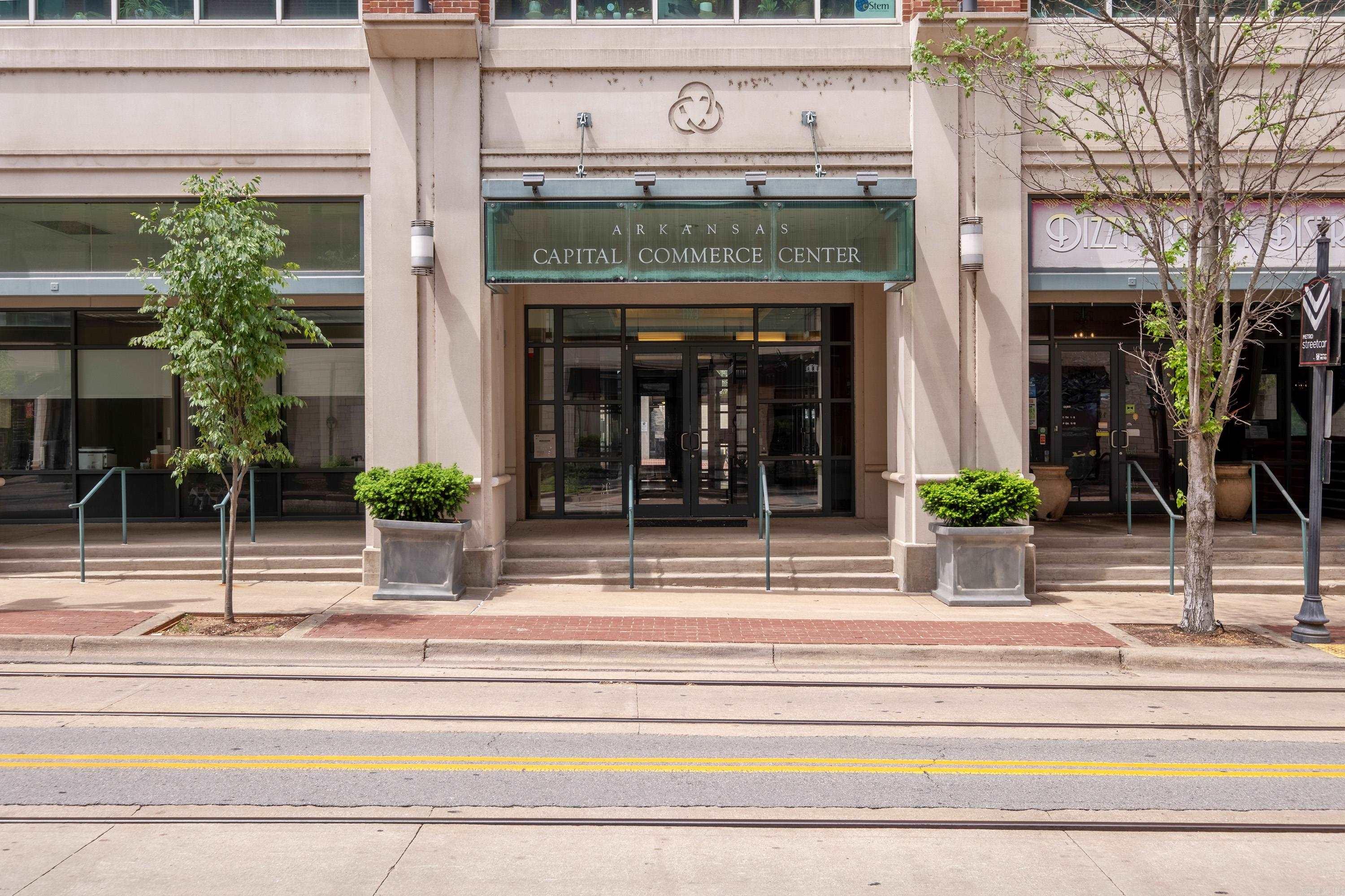 ARK CAPITOL COMMERCE CTR HPR - Residential