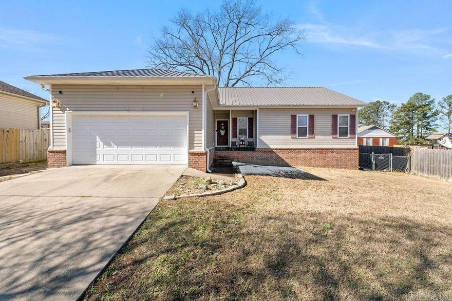 Great Home, well maintained just minutes from the interstate in Malvern 3 Bed 2 baths with a flowing floorplan. Great Outdoor space. New Metal Roof andd HVAC. Come check it out!