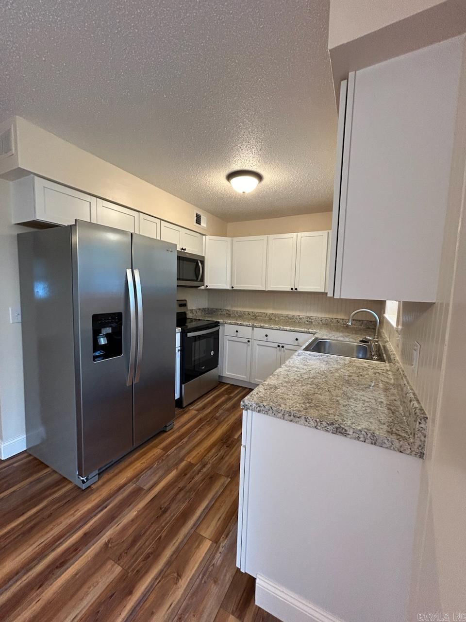 MEADOW LARK SUB - Residential