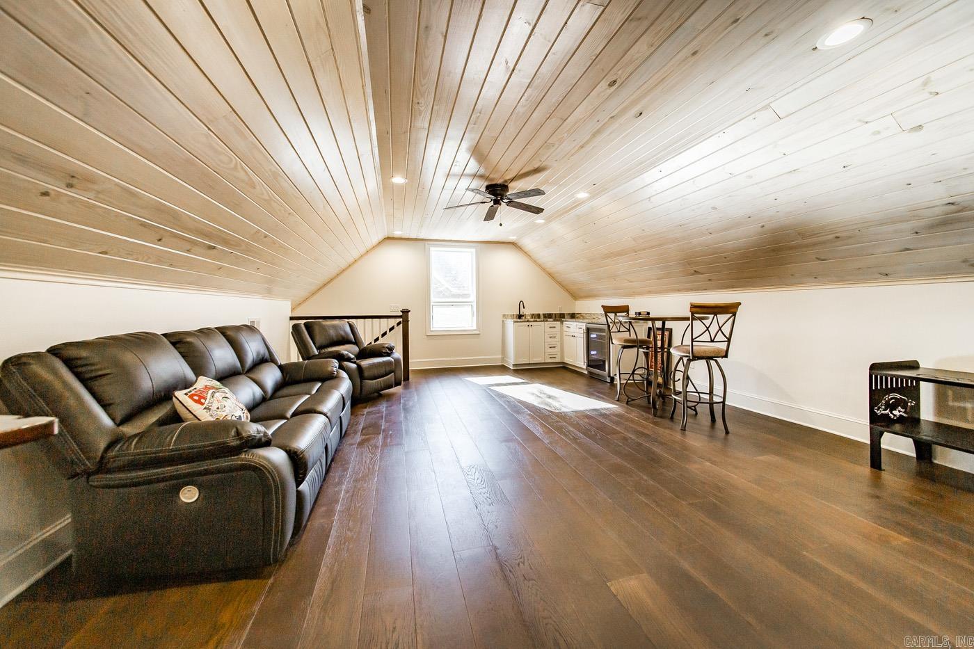 RETREAT AT GRAND ISLE - Residential