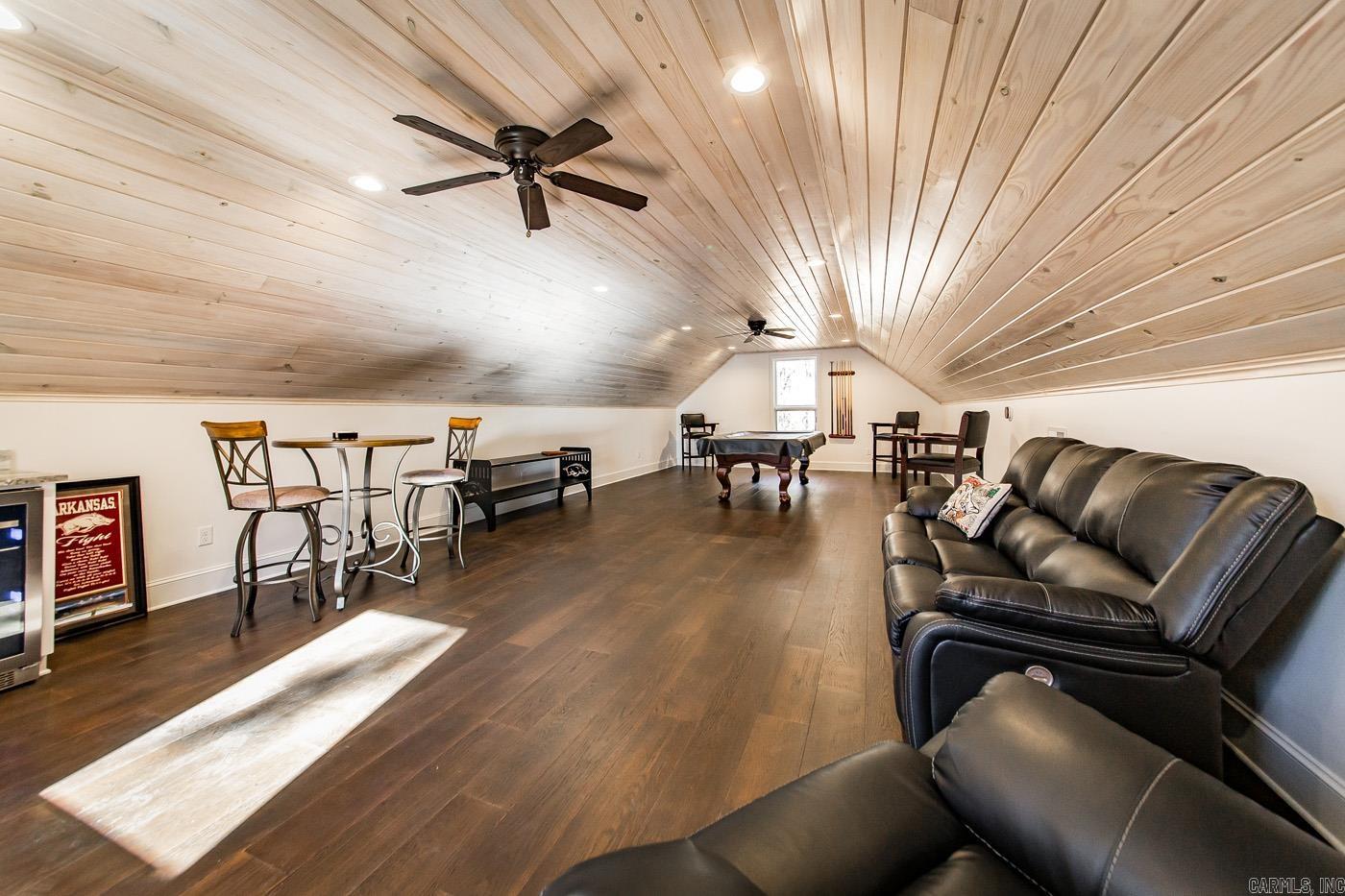 RETREAT AT GRAND ISLE - Residential