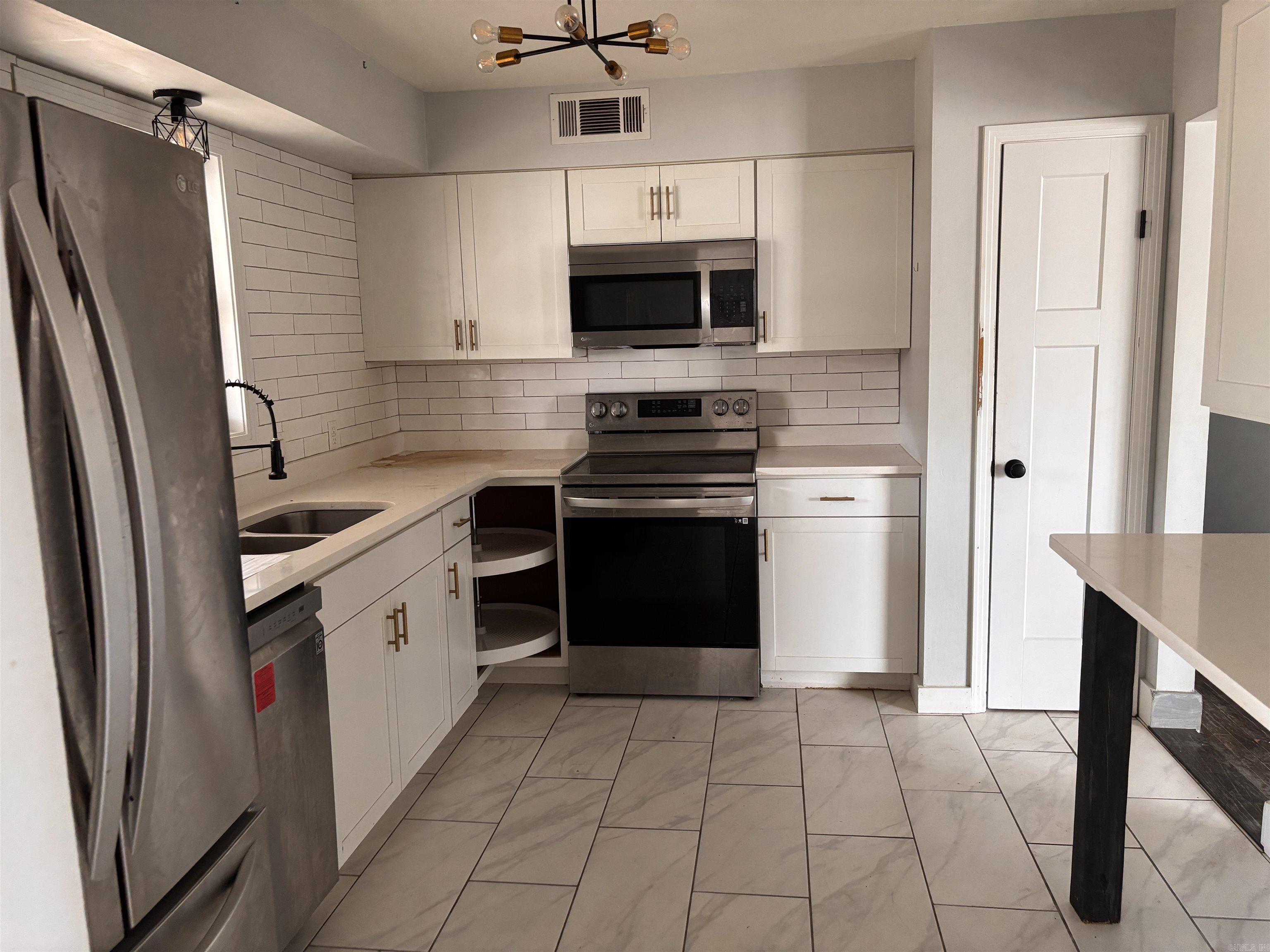 THUNDERBIRD - Residential