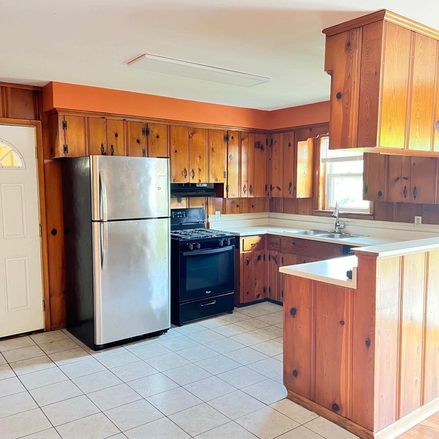 KINGWOOD PLACE - Residential