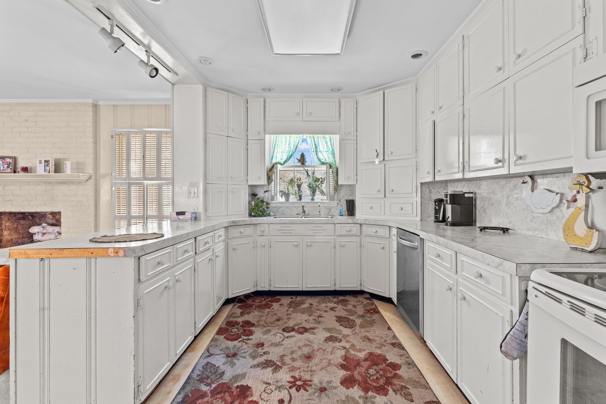 FONTAINES - Residential