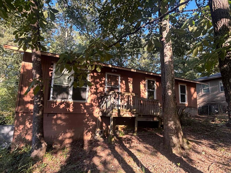 Calling all investors! Perfect opportunity to add to your portfolio. Sold "AS IS" agent please see remarks.