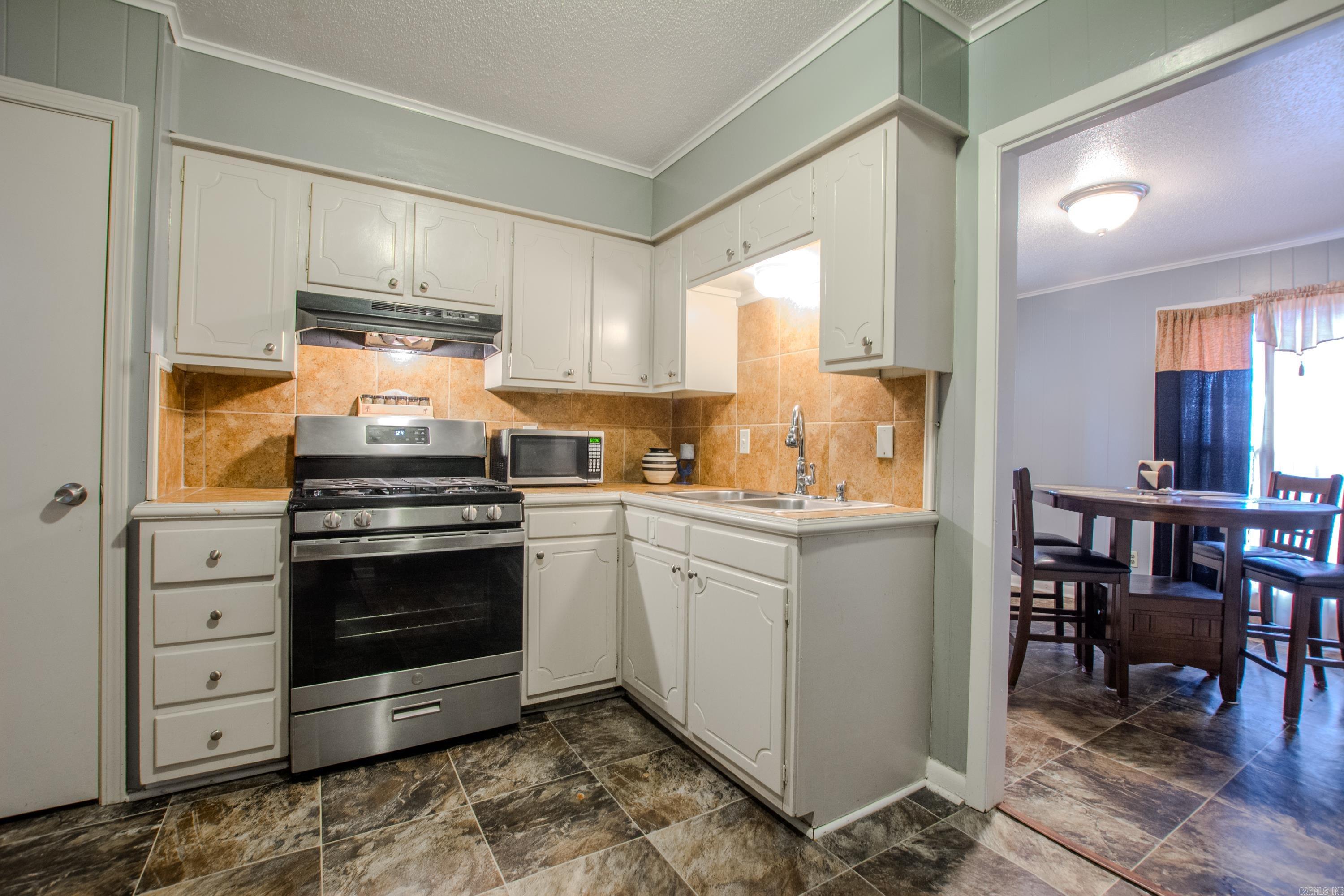 CASTLEWOOD - Residential