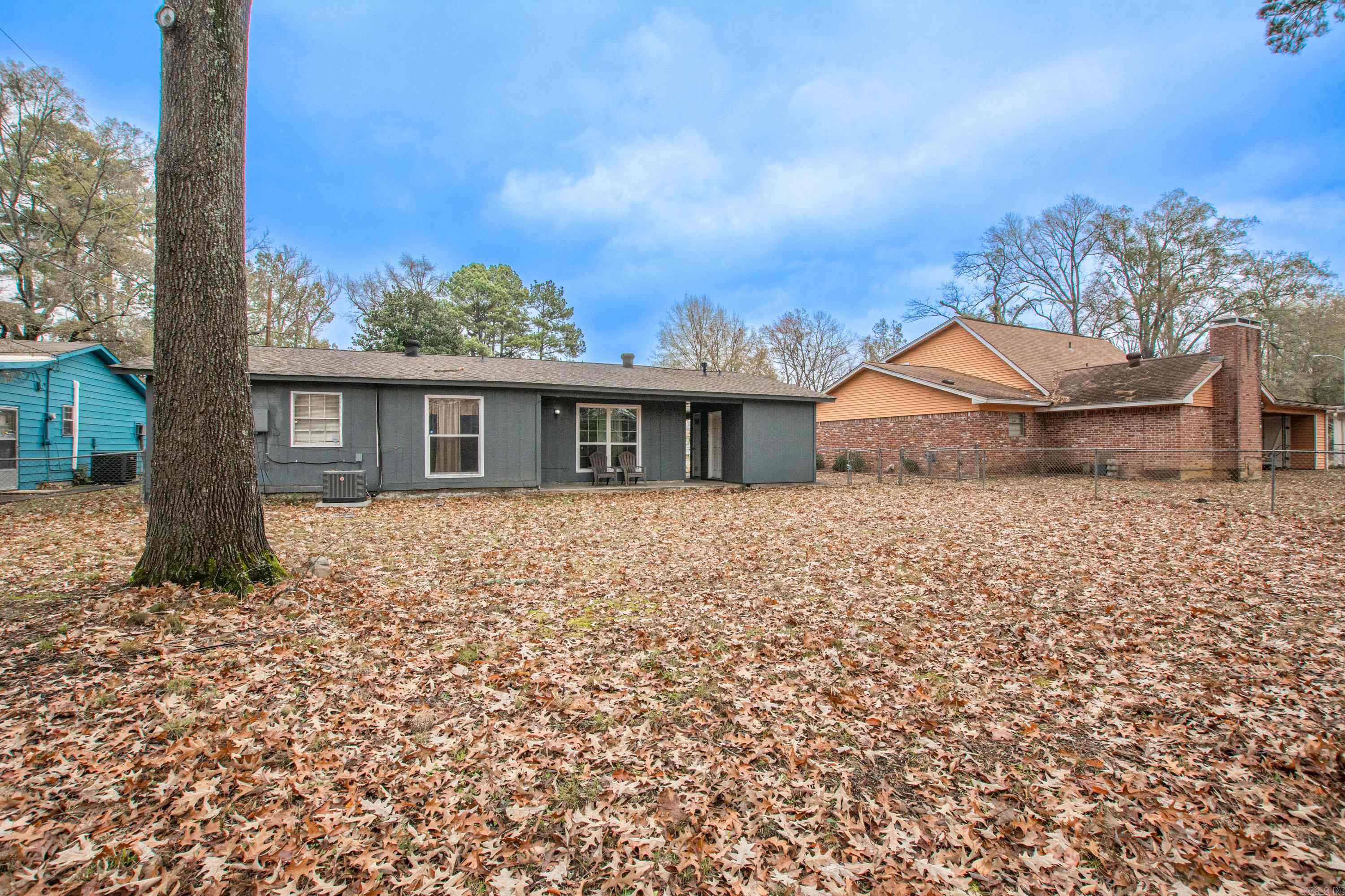 CASTLEWOOD - Residential