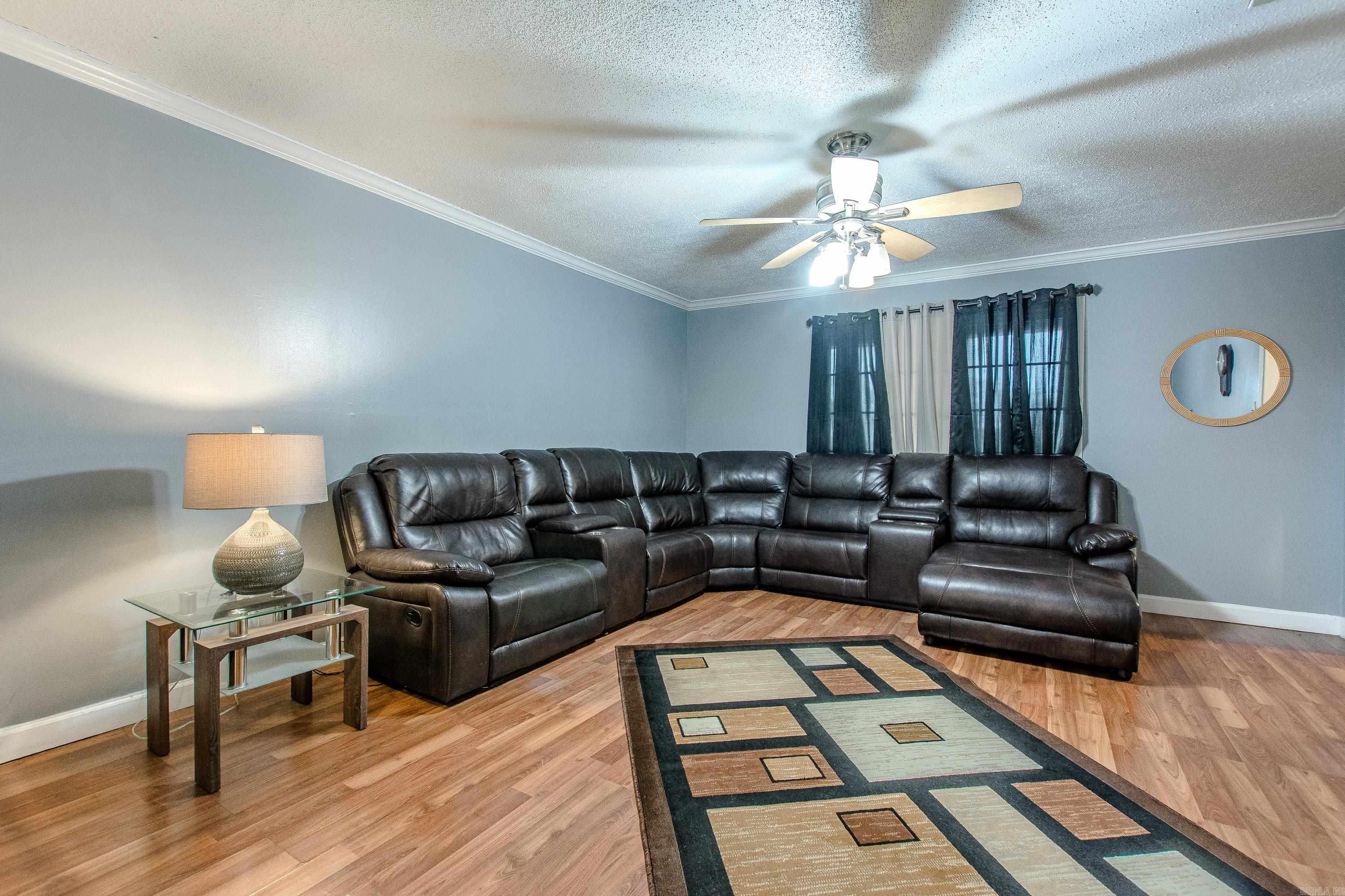 CASTLEWOOD - Residential