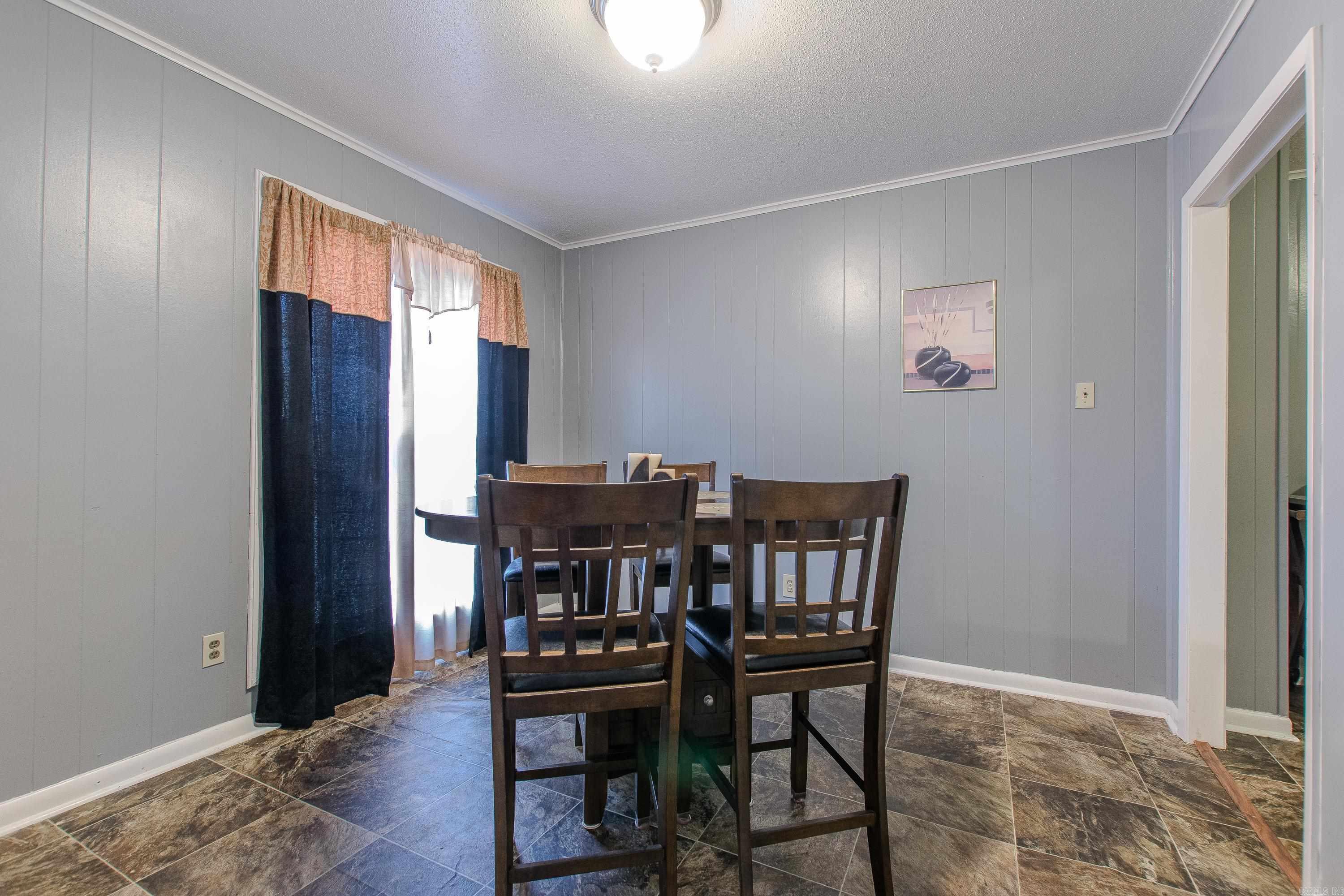 CASTLEWOOD - Residential