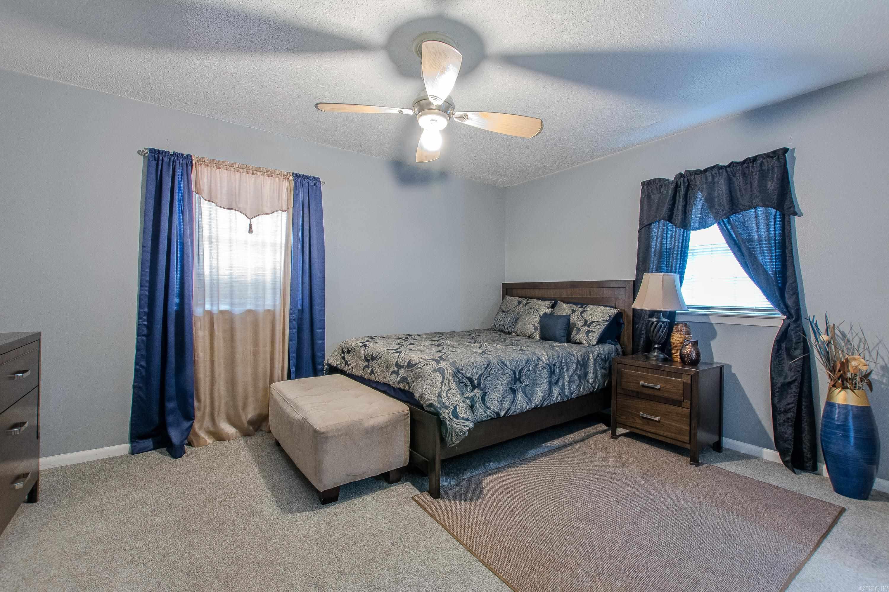 CASTLEWOOD - Residential