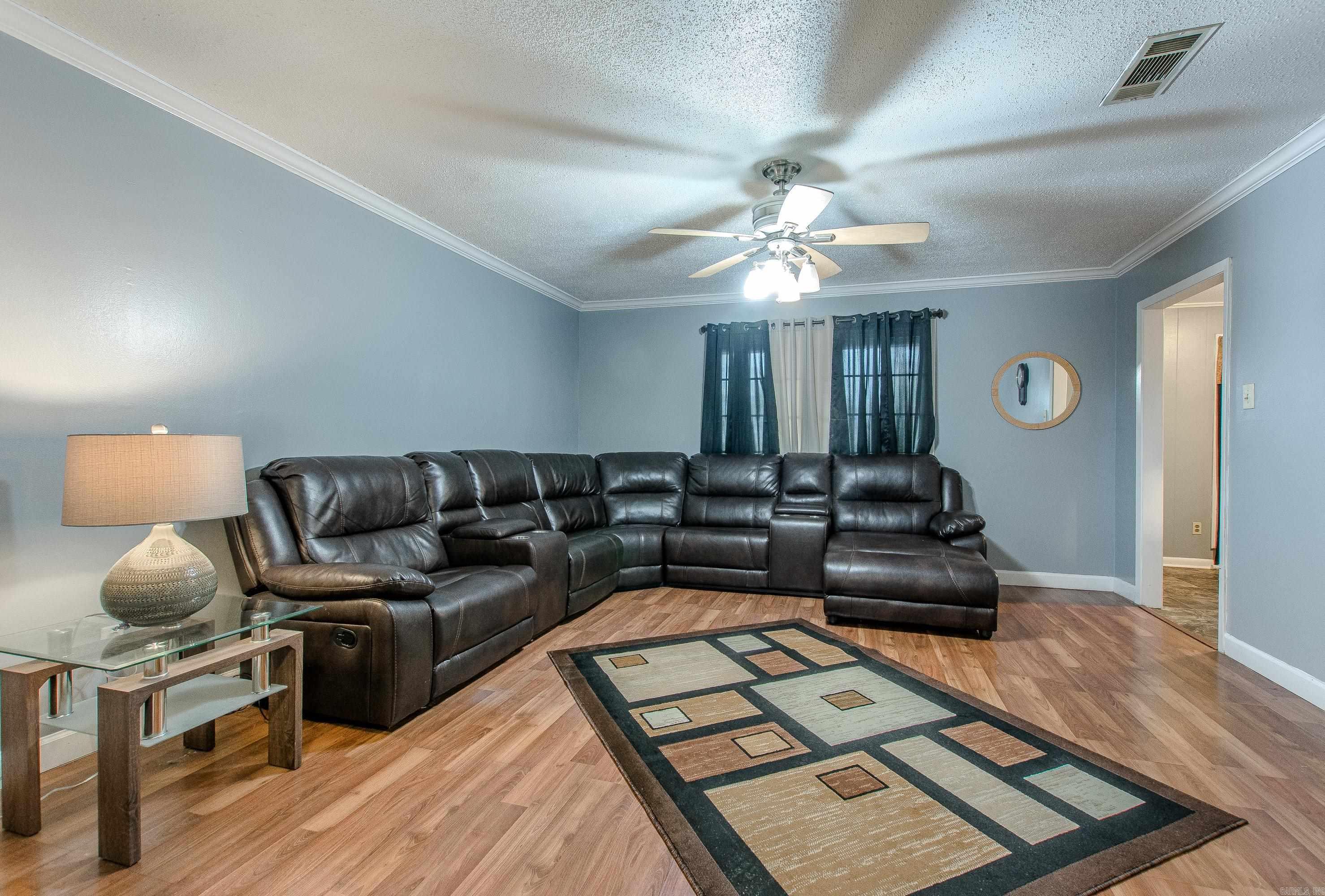 CASTLEWOOD - Residential