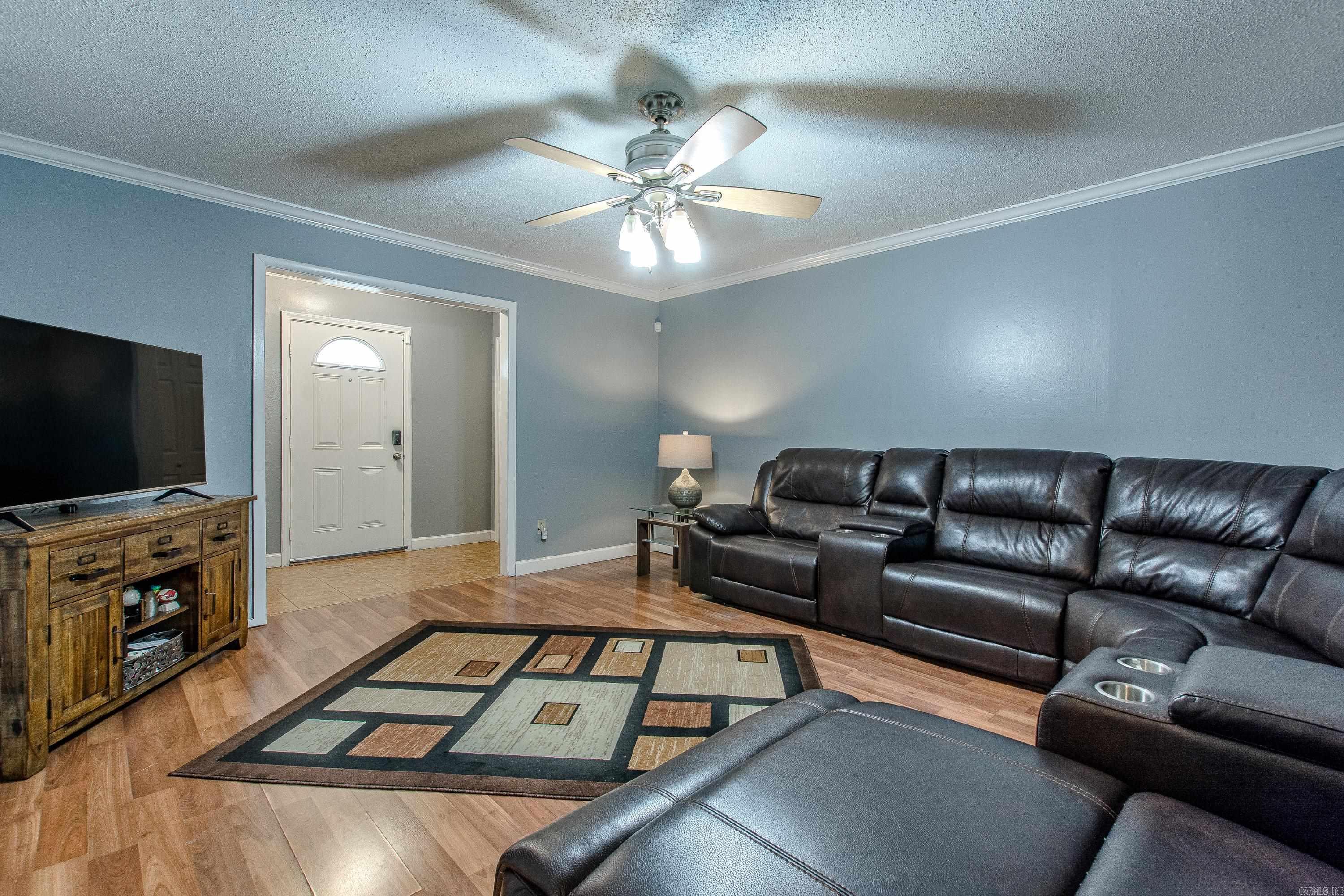 CASTLEWOOD - Residential