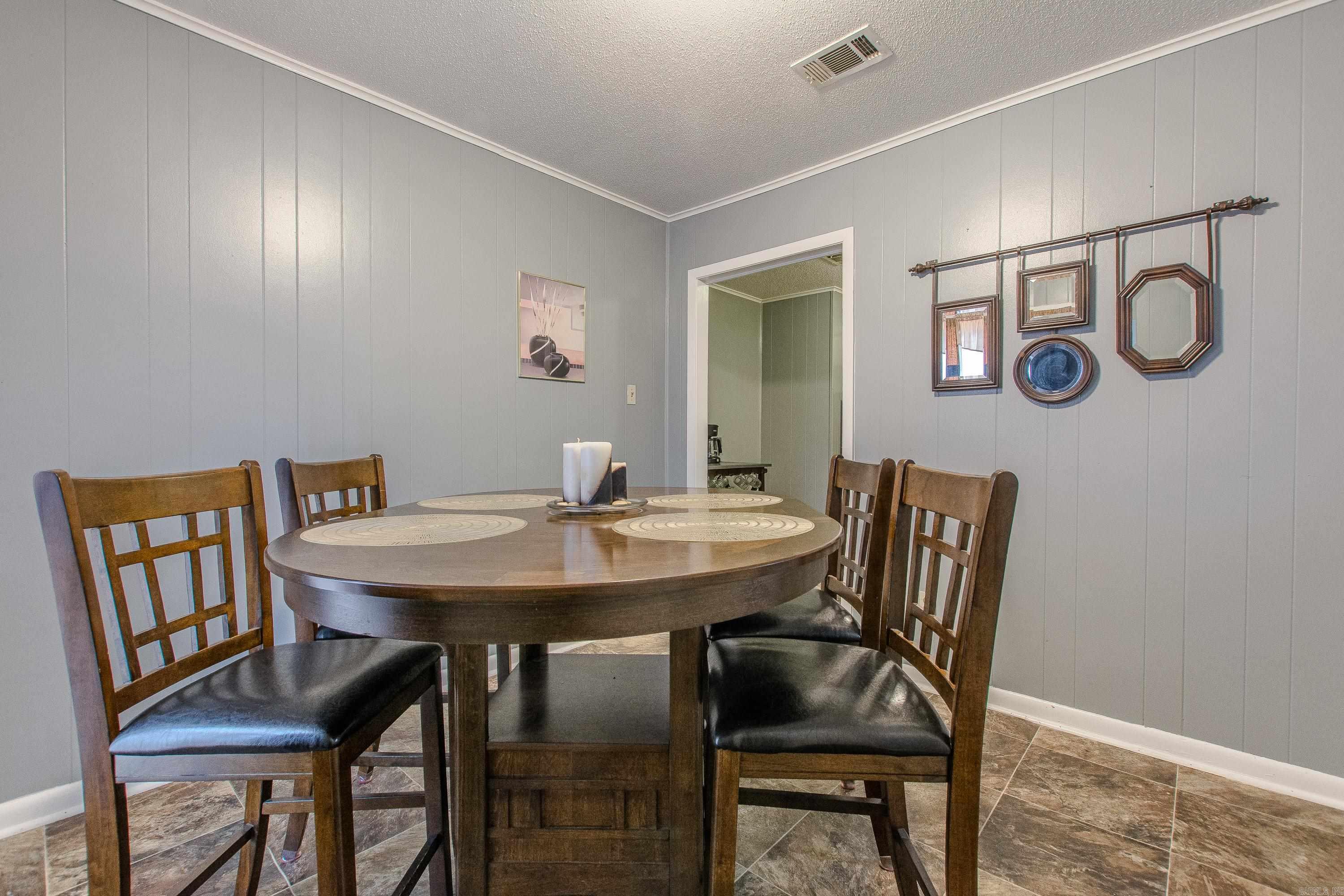 CASTLEWOOD - Residential